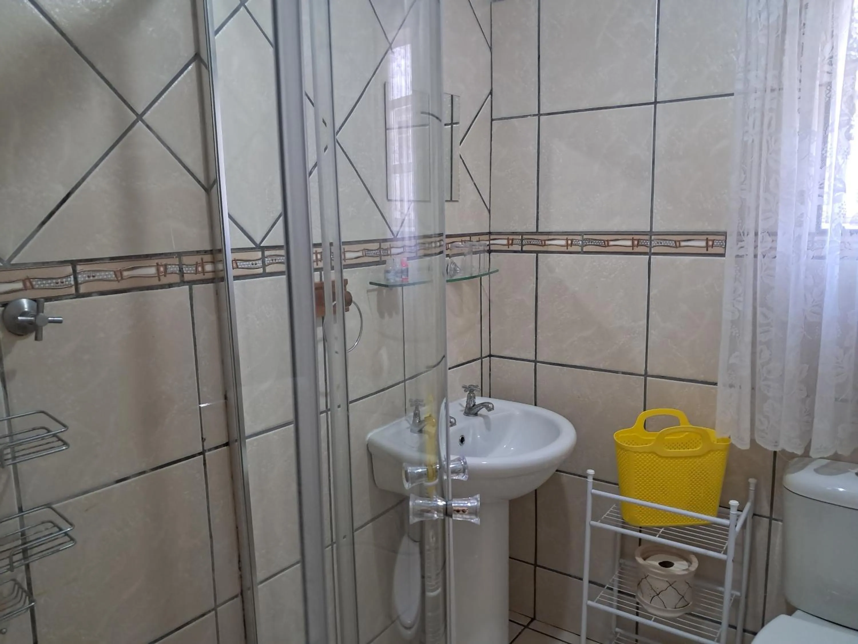 Bathroom in Jakkalsdraai Guest House