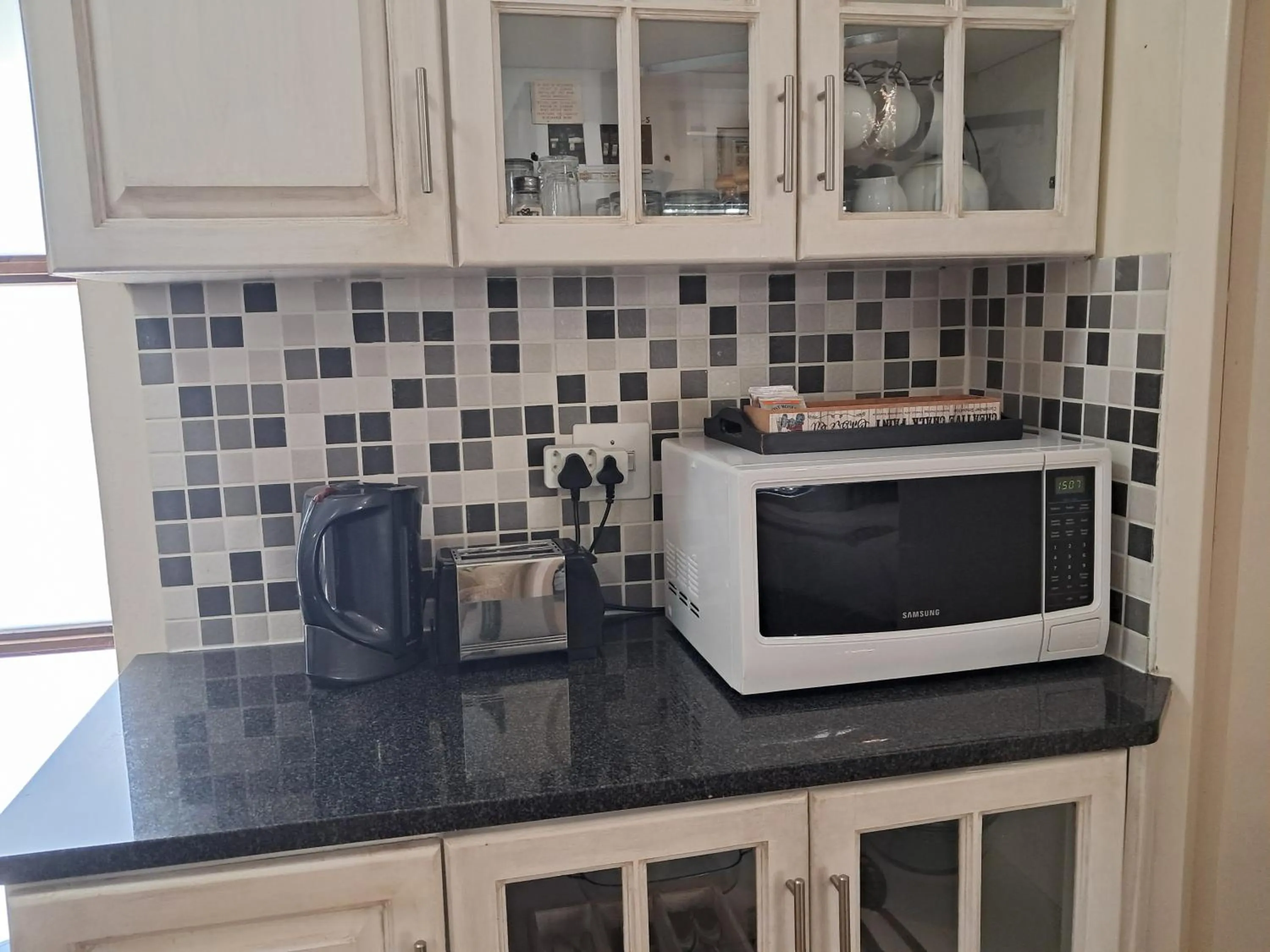 Kitchen or kitchenette in Jakkalsdraai Guest House