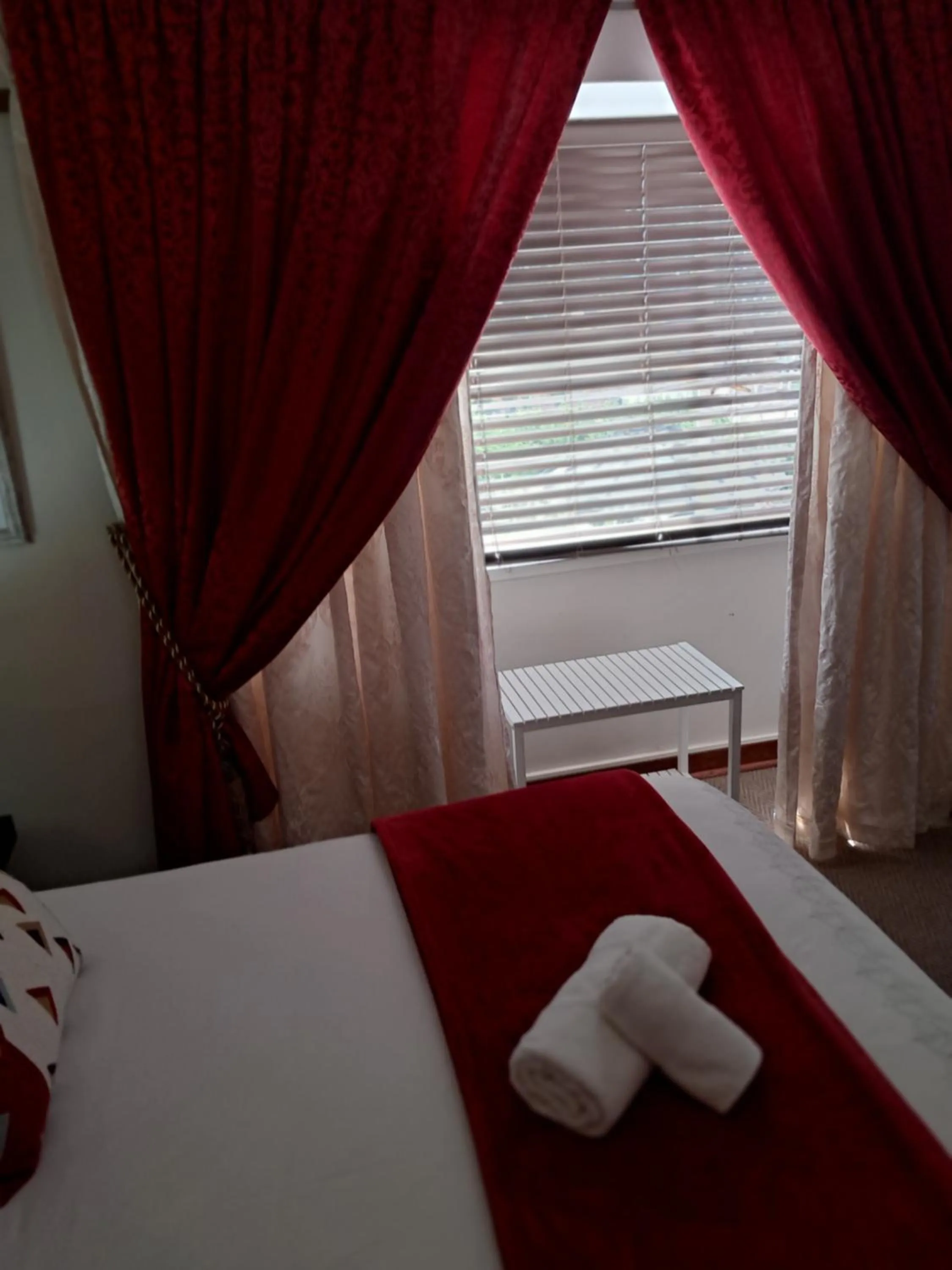 Bedroom, Bed in Jakkalsdraai Guest House