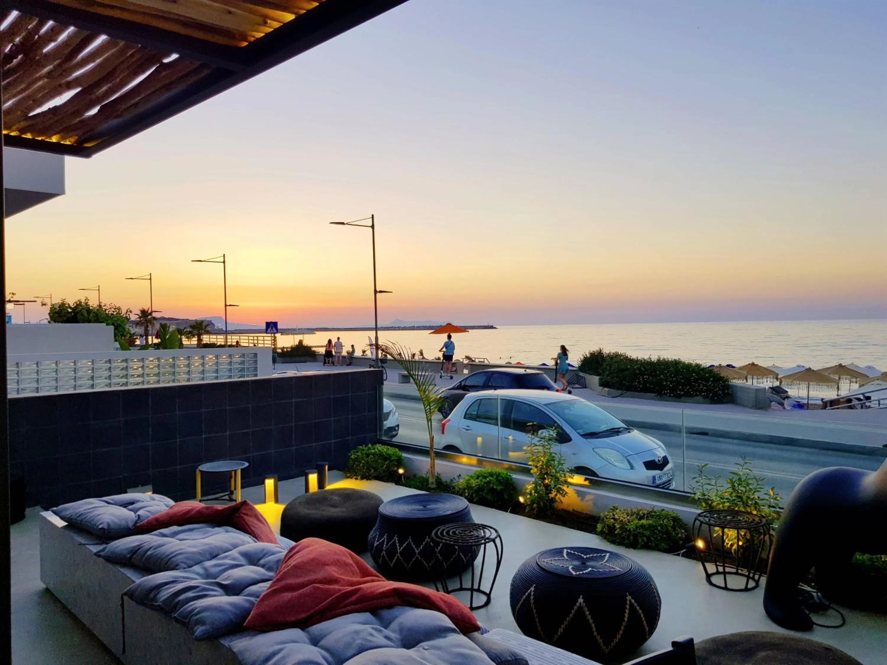 Restaurant/places to eat in Dyo Suites