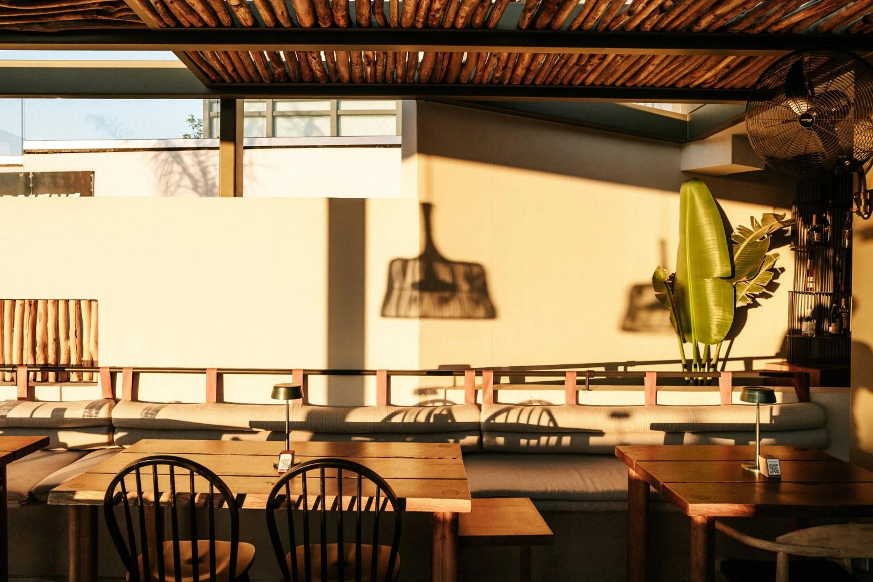 Restaurant/places to eat in Dyo Suites