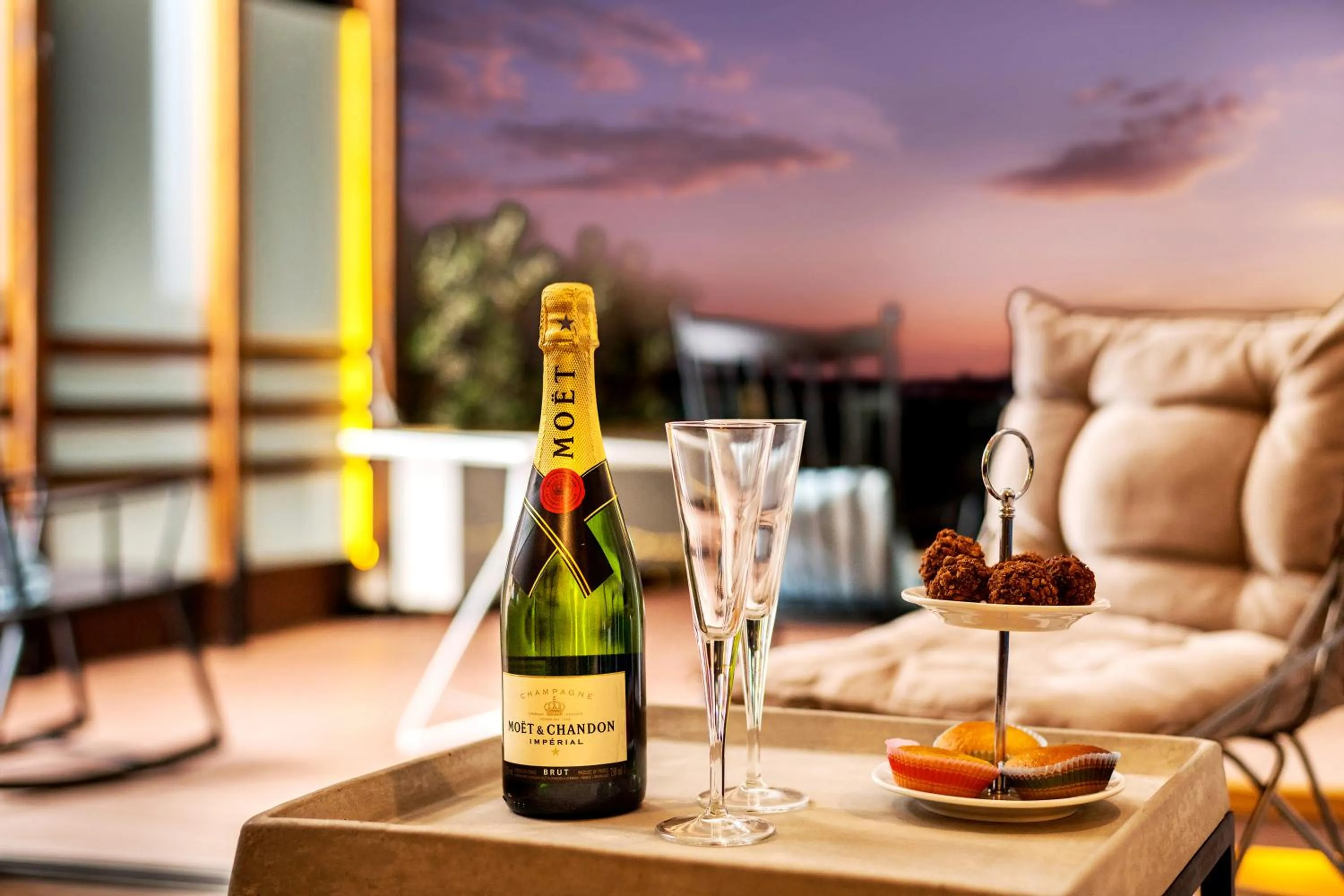 Drinks in Dyo Suites