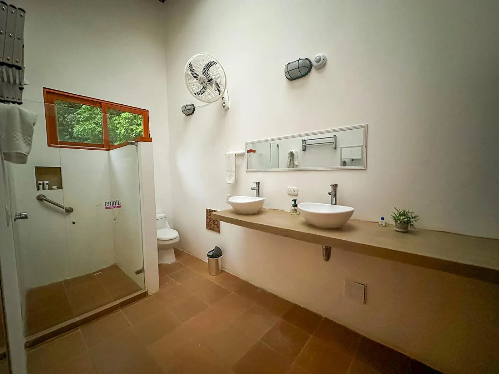 Shower in Hotel Chiniu