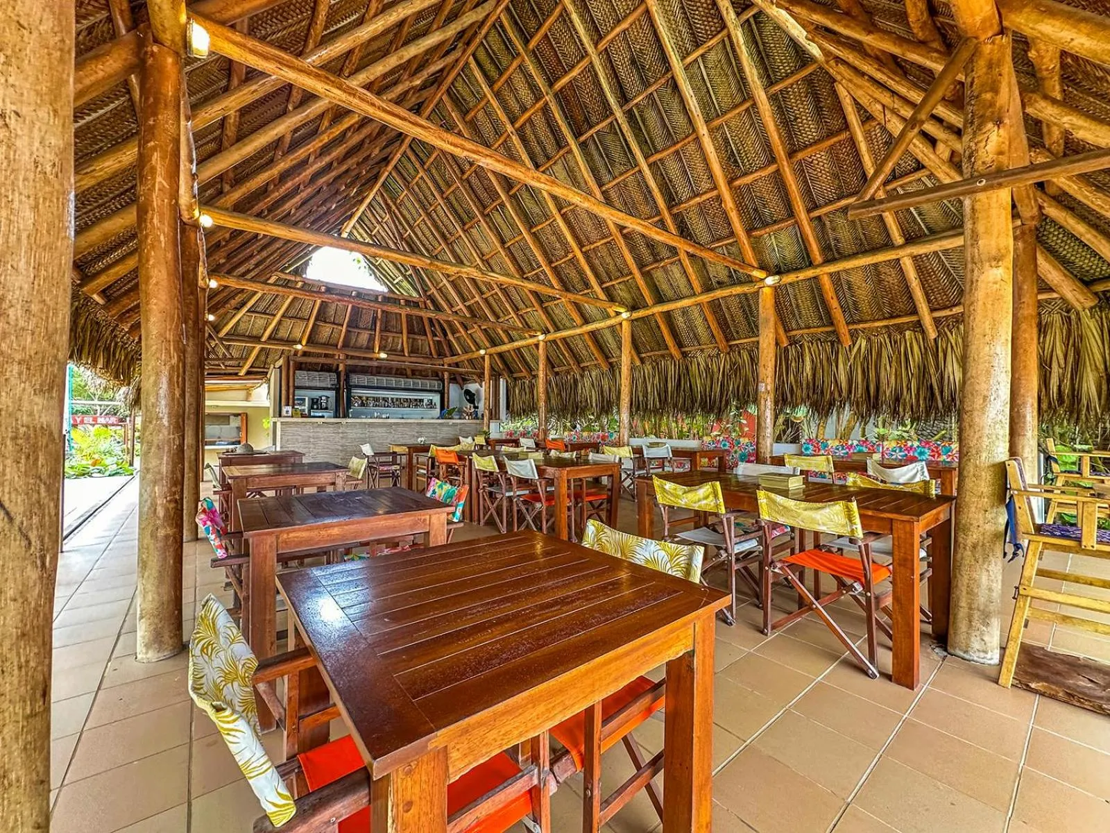 Restaurant/places to eat in Hotel Chiniu