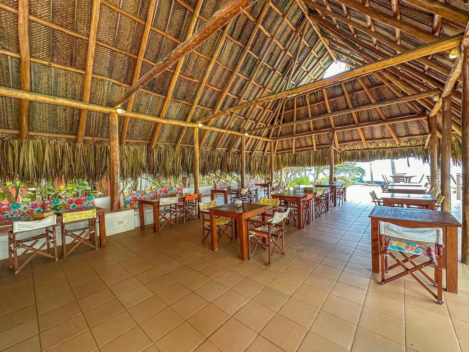 Restaurant/places to eat in Hotel Chiniu
