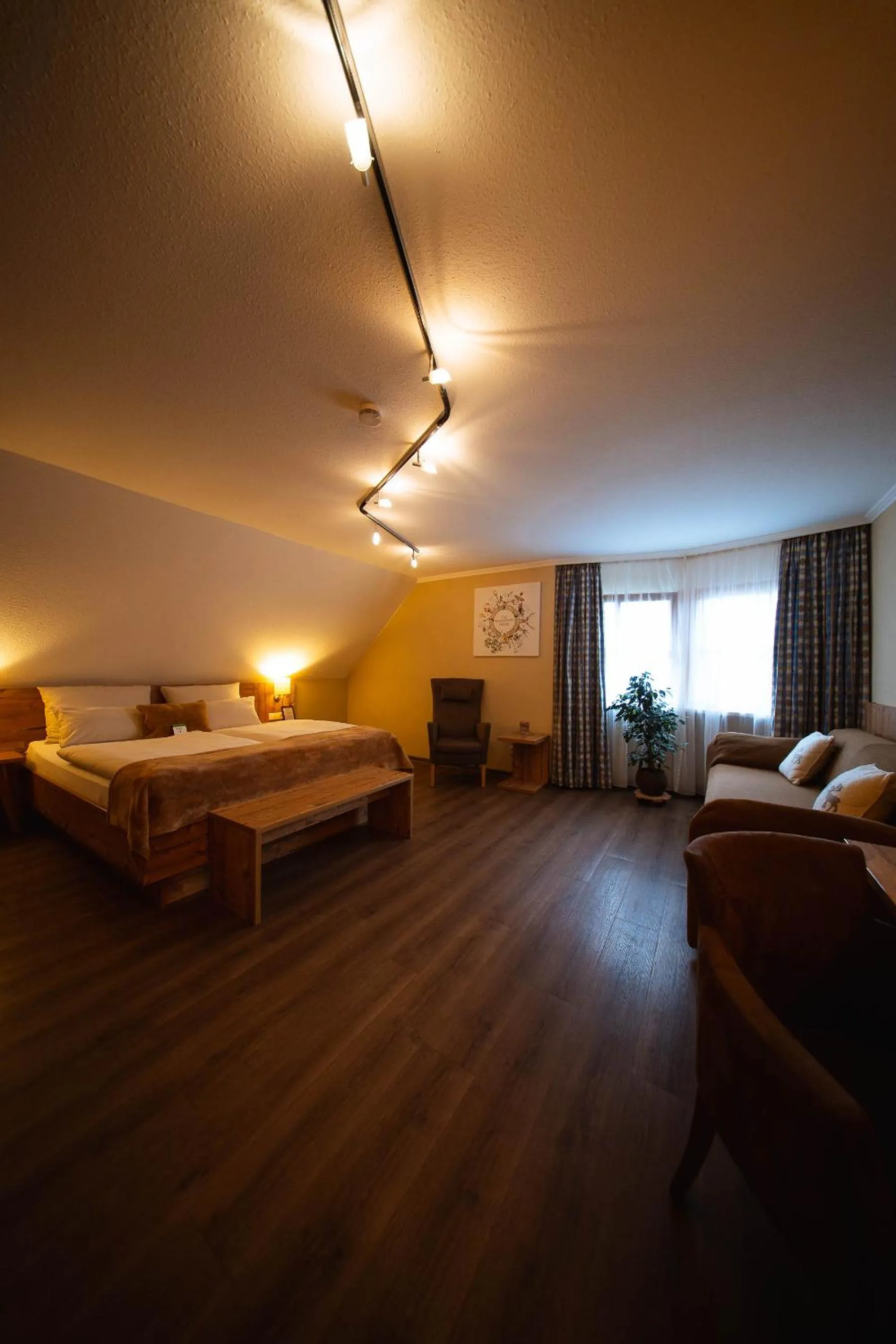 Bed in Hotel & Restaurant Zum Reussenstein