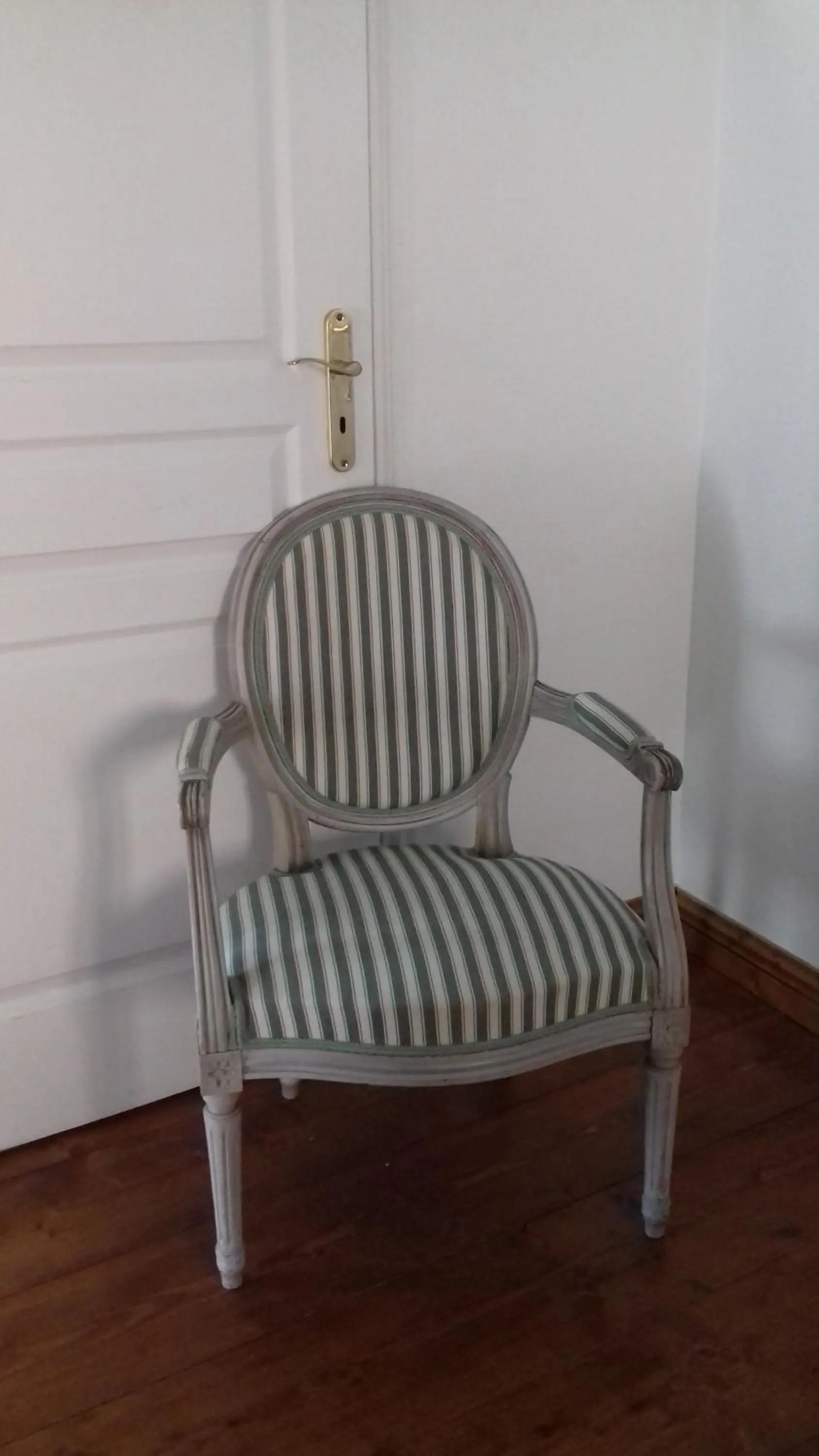 Decorative detail in Aux Trois Damoiselles