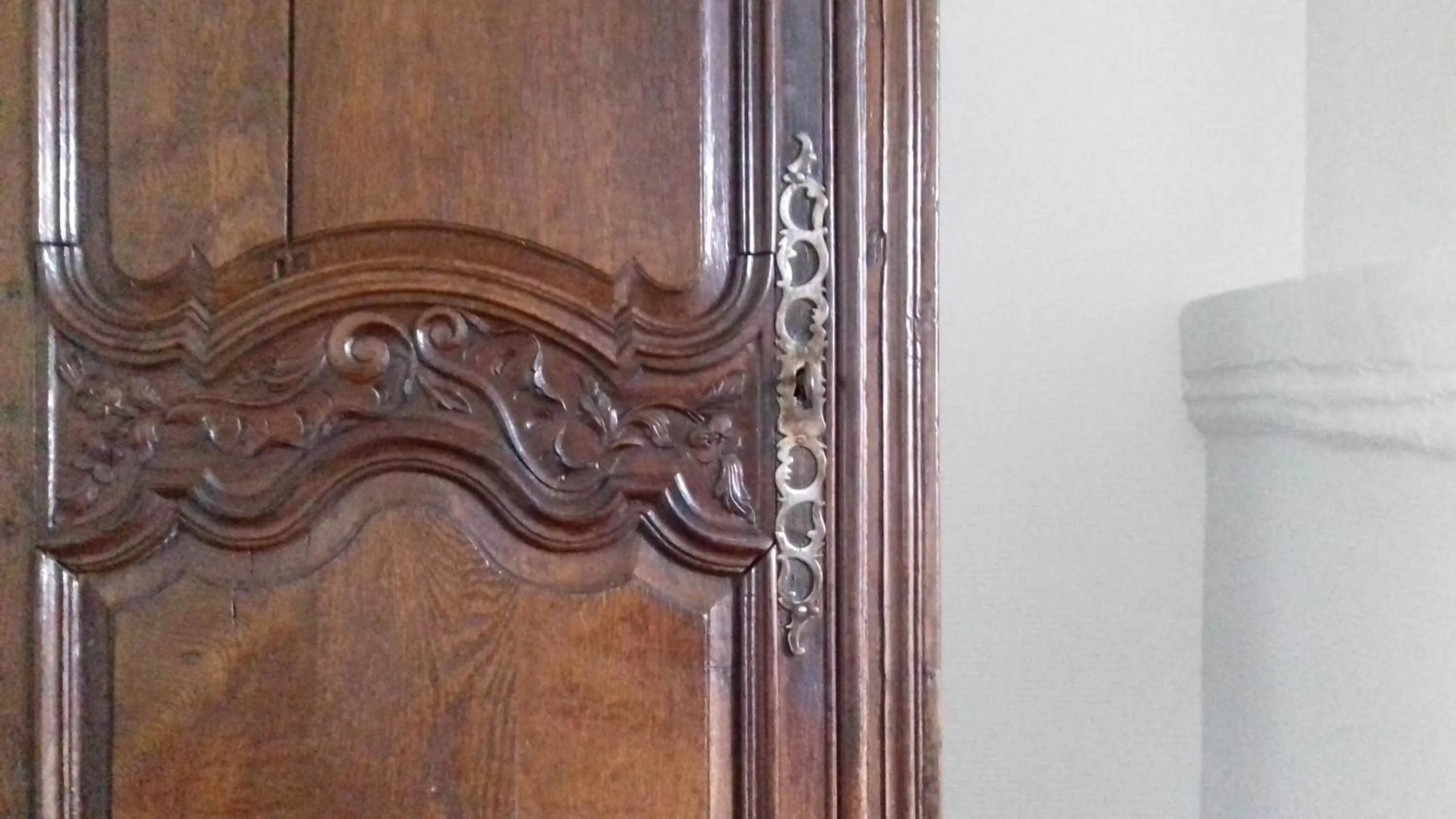 Decorative detail in Aux Trois Damoiselles