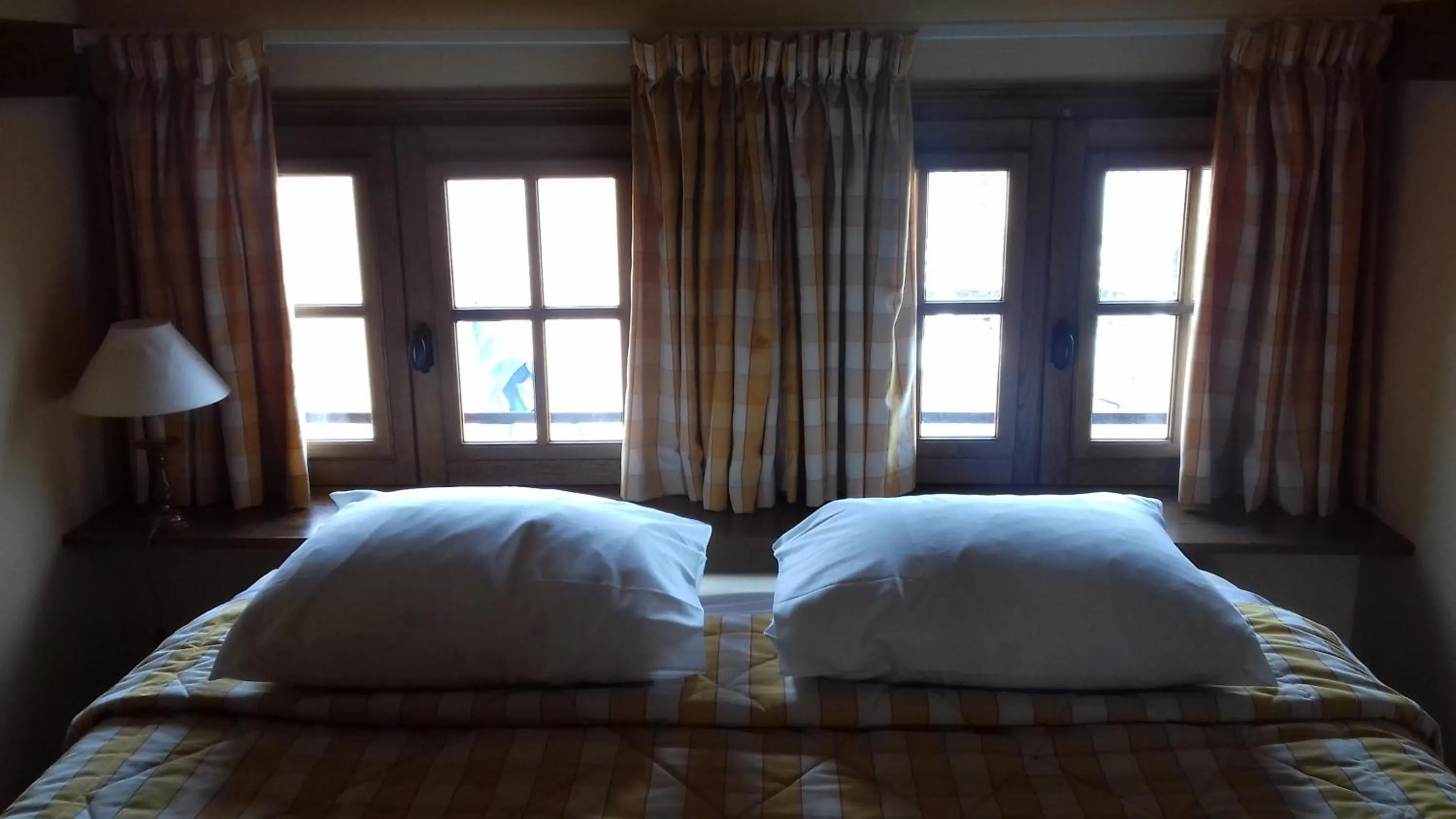 Bed in Aux Trois Damoiselles