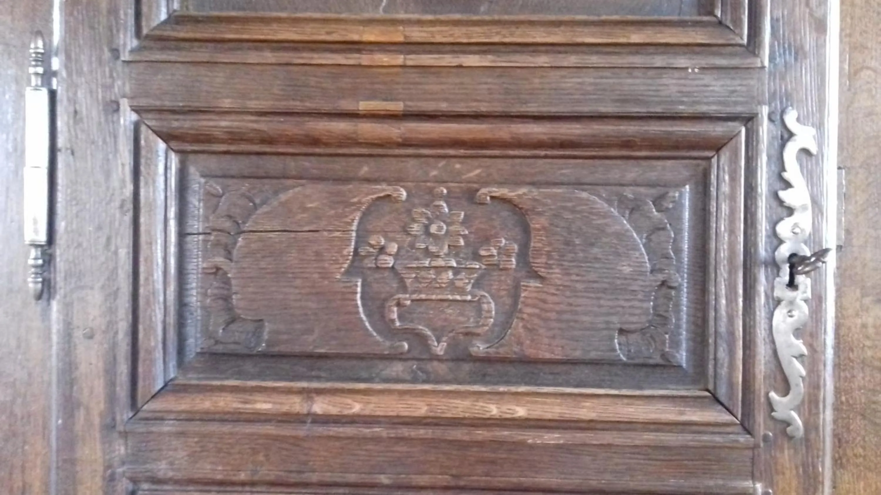 Decorative detail in Aux Trois Damoiselles