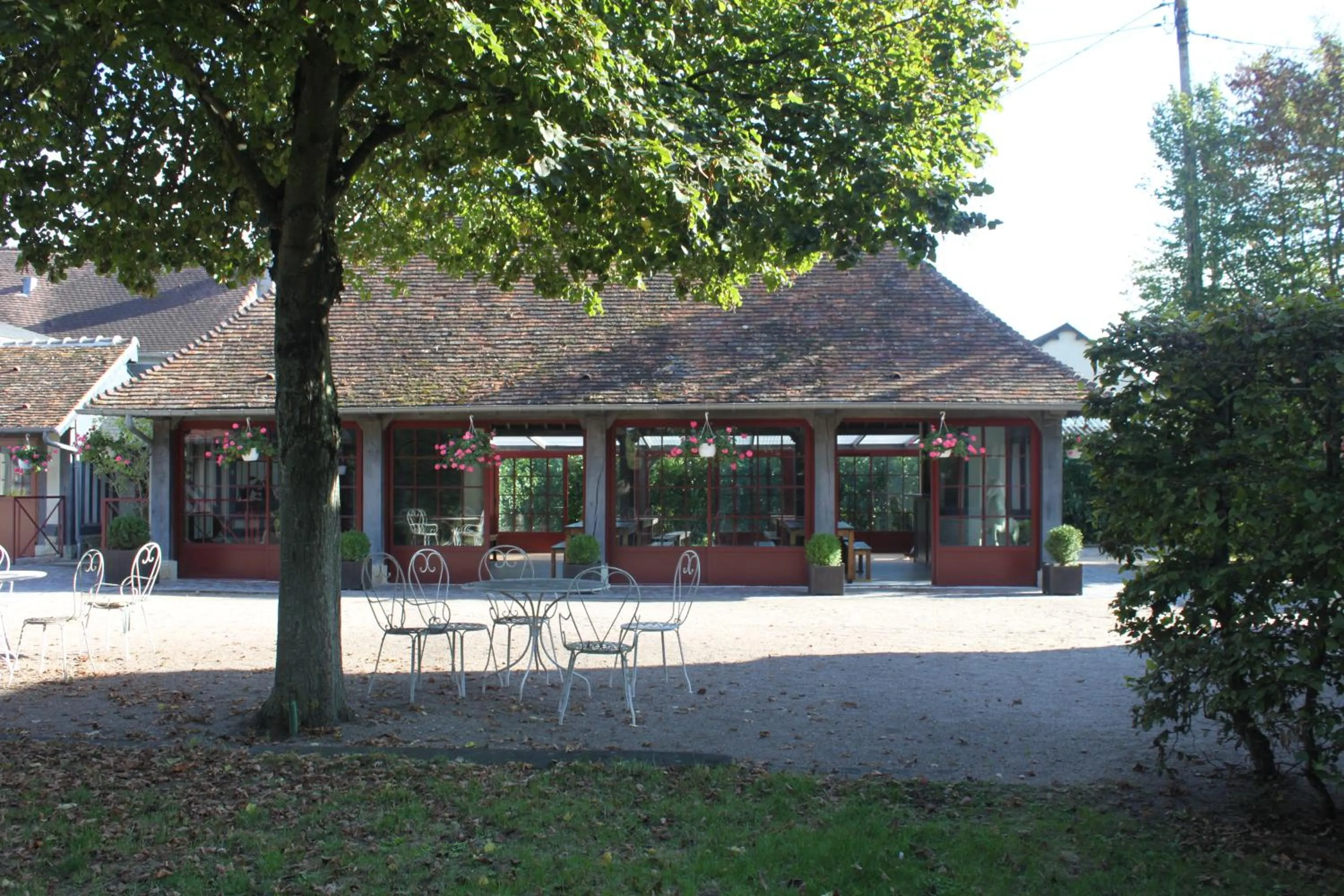 Garden view in Aux Trois Damoiselles