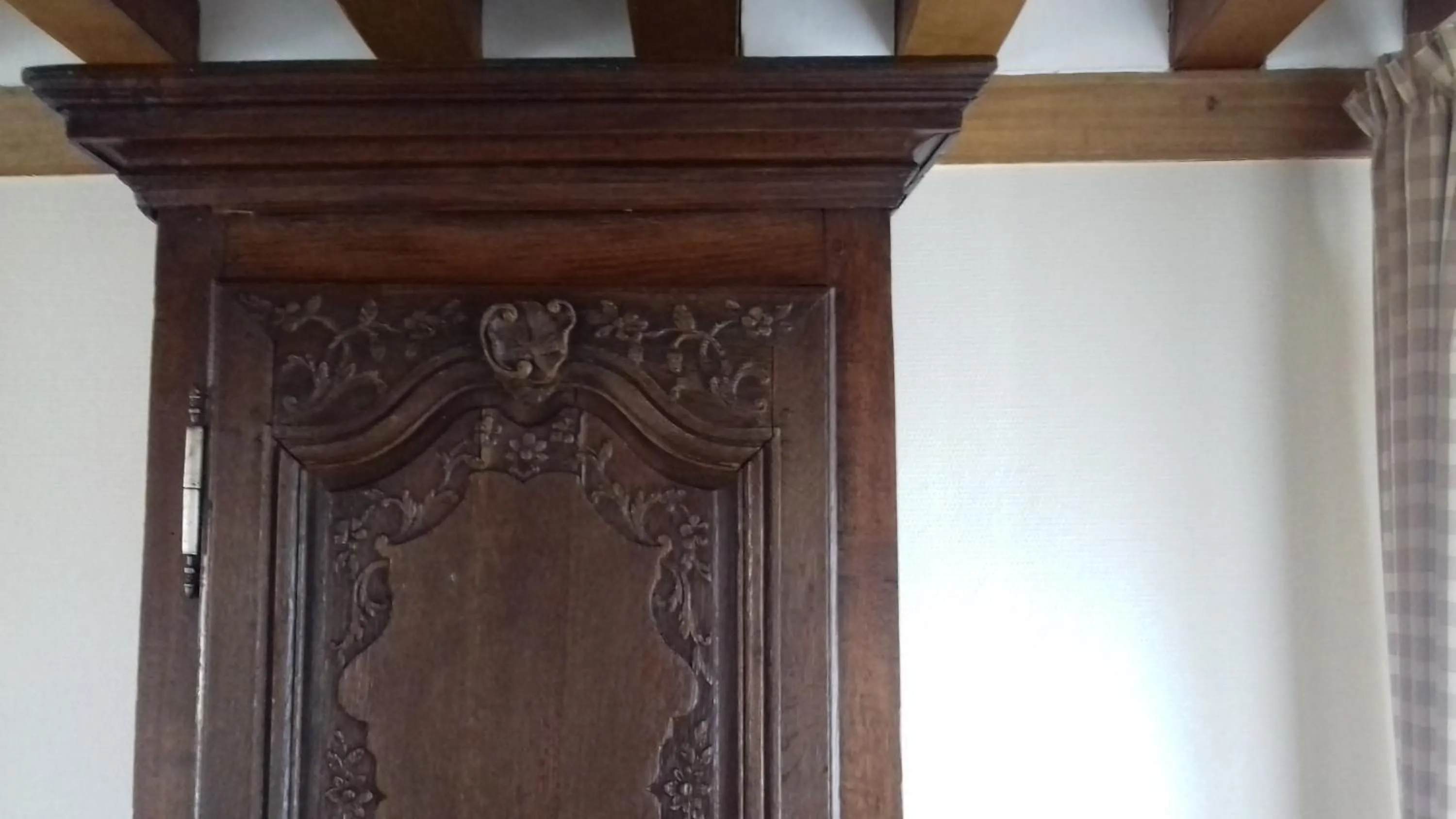 Decorative detail in Aux Trois Damoiselles
