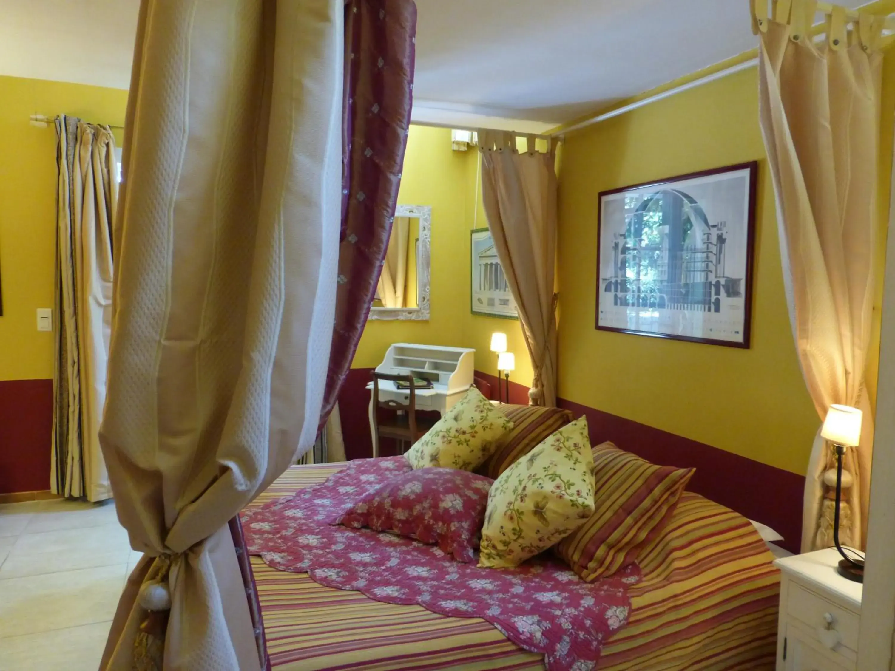 Bedroom, Bed in Mas de la Chapelle Bedroom, Bed in Mas de la Chapelle