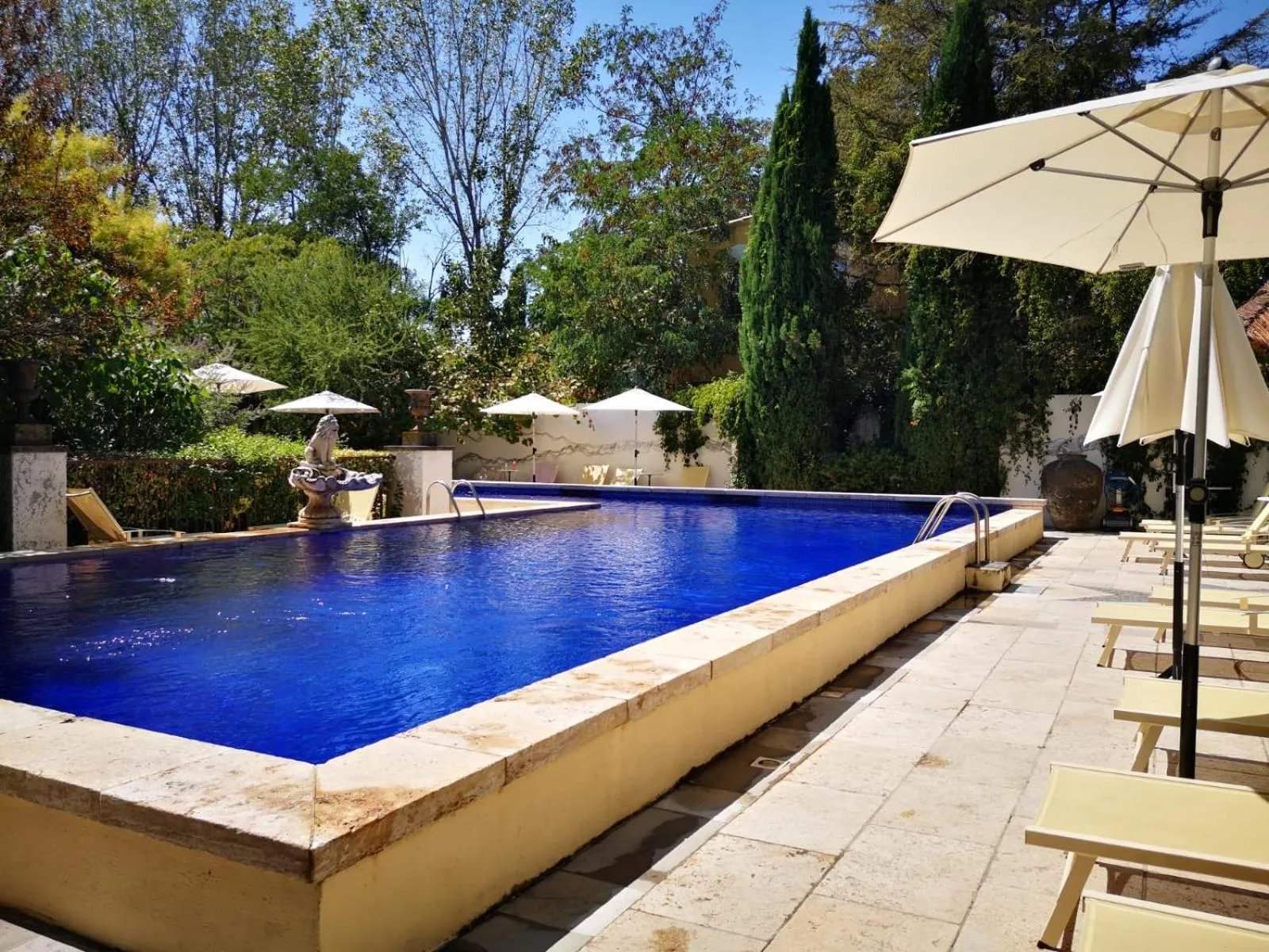 Swimming pool in Mas de la Chapelle