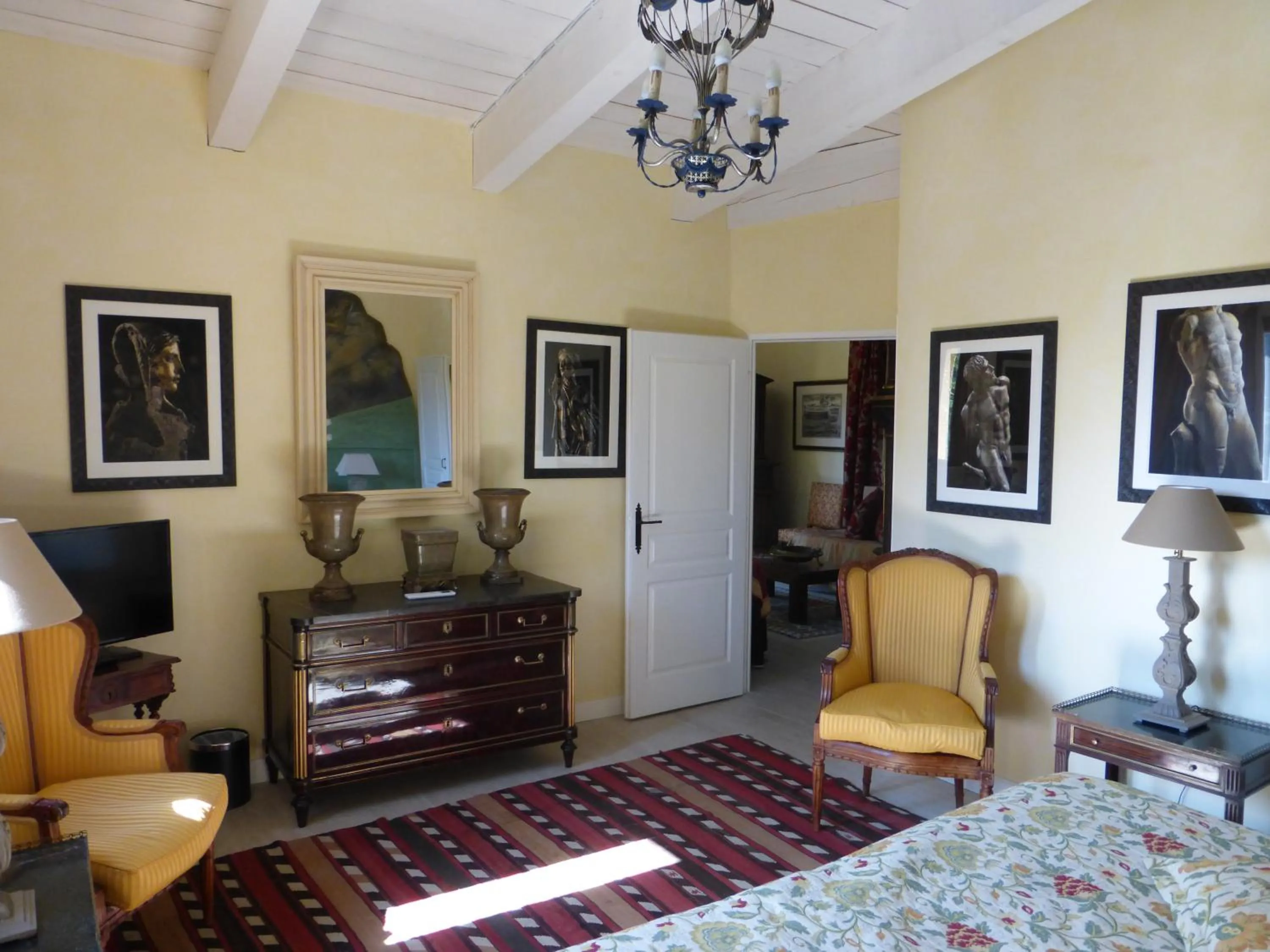 Bedroom in Mas de la Chapelle