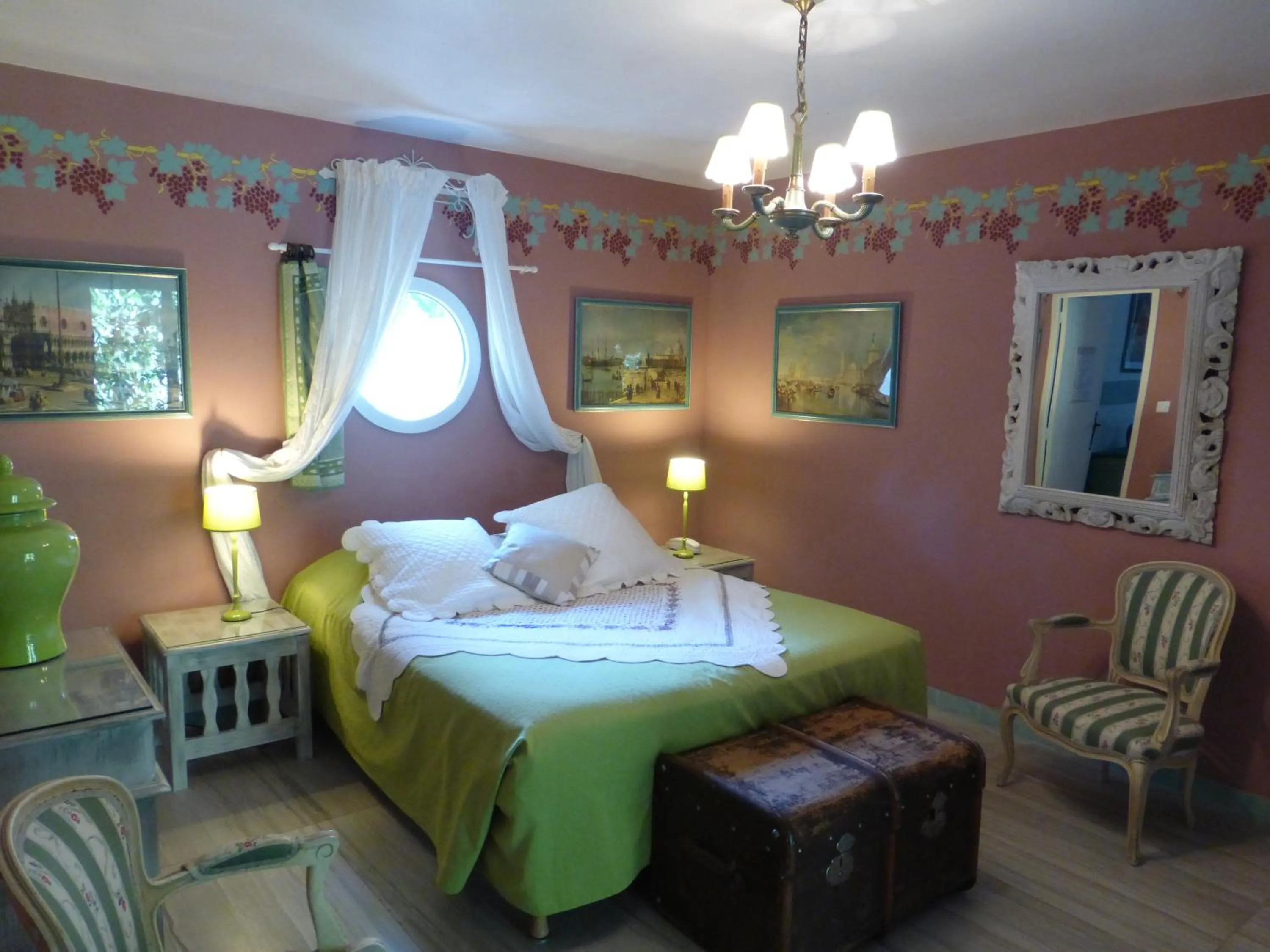 Bedroom, Bed in Mas de la Chapelle