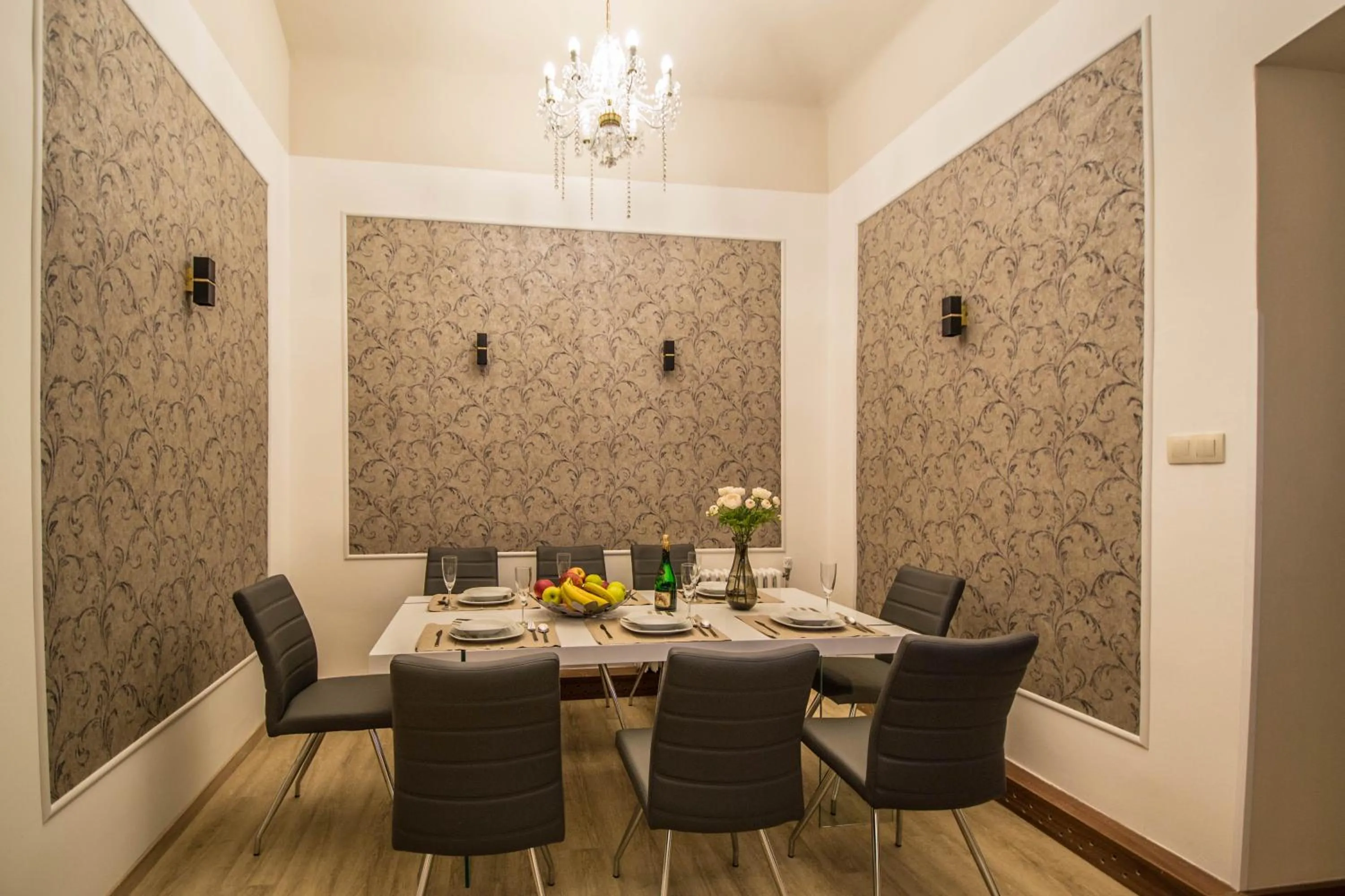 Dining area in 4BDR Historical Spirit Apt by Ruterra