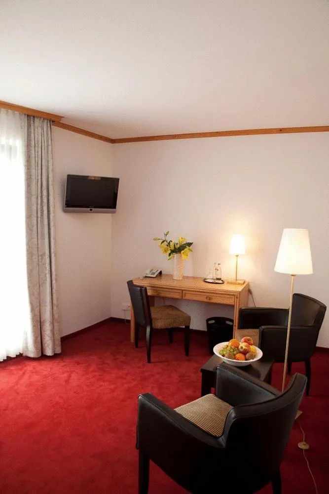 Communal lounge/ TV room in Akzent Hotel Deutsche Eiche