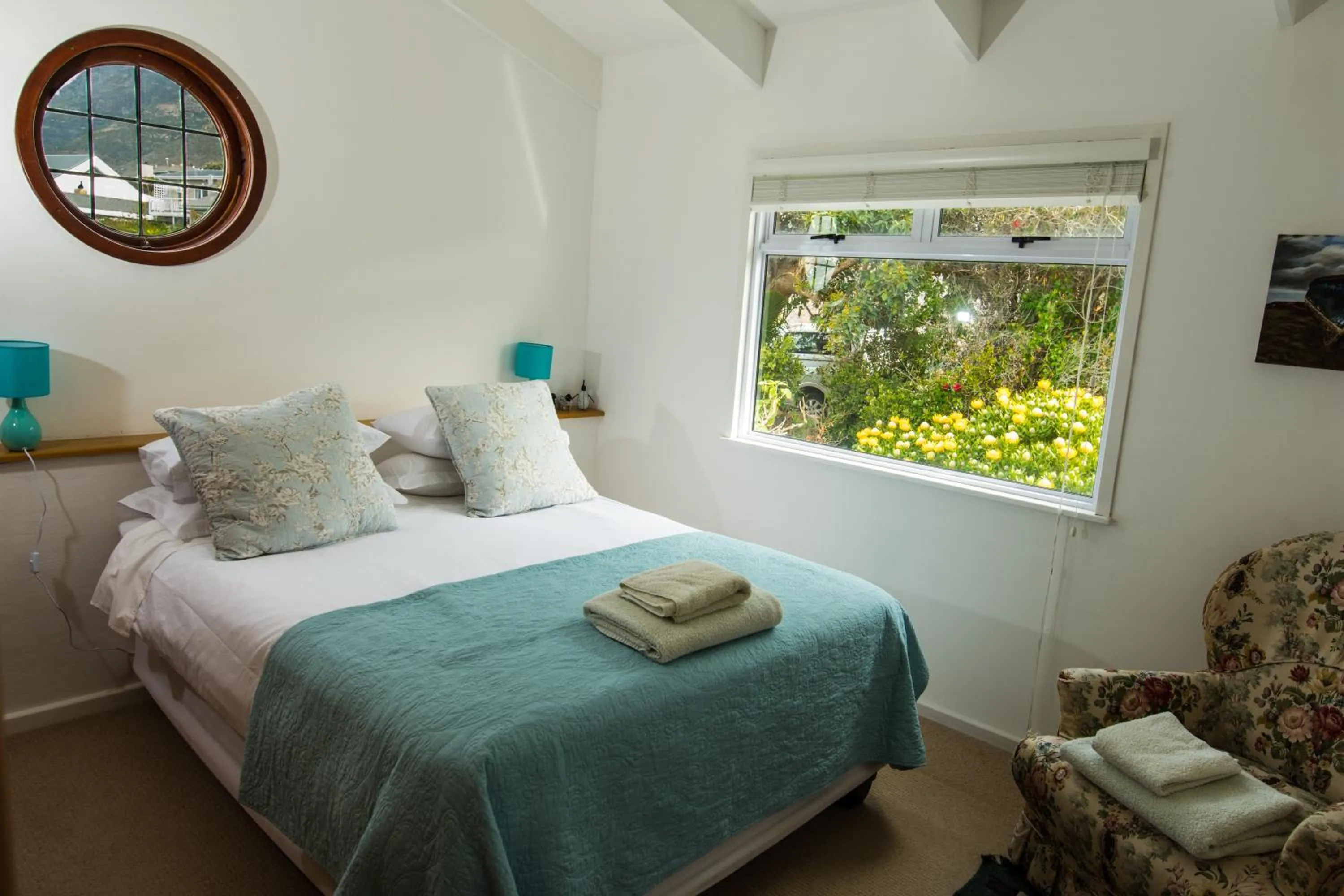 Bed in Quarterdeck Holiday Apartment