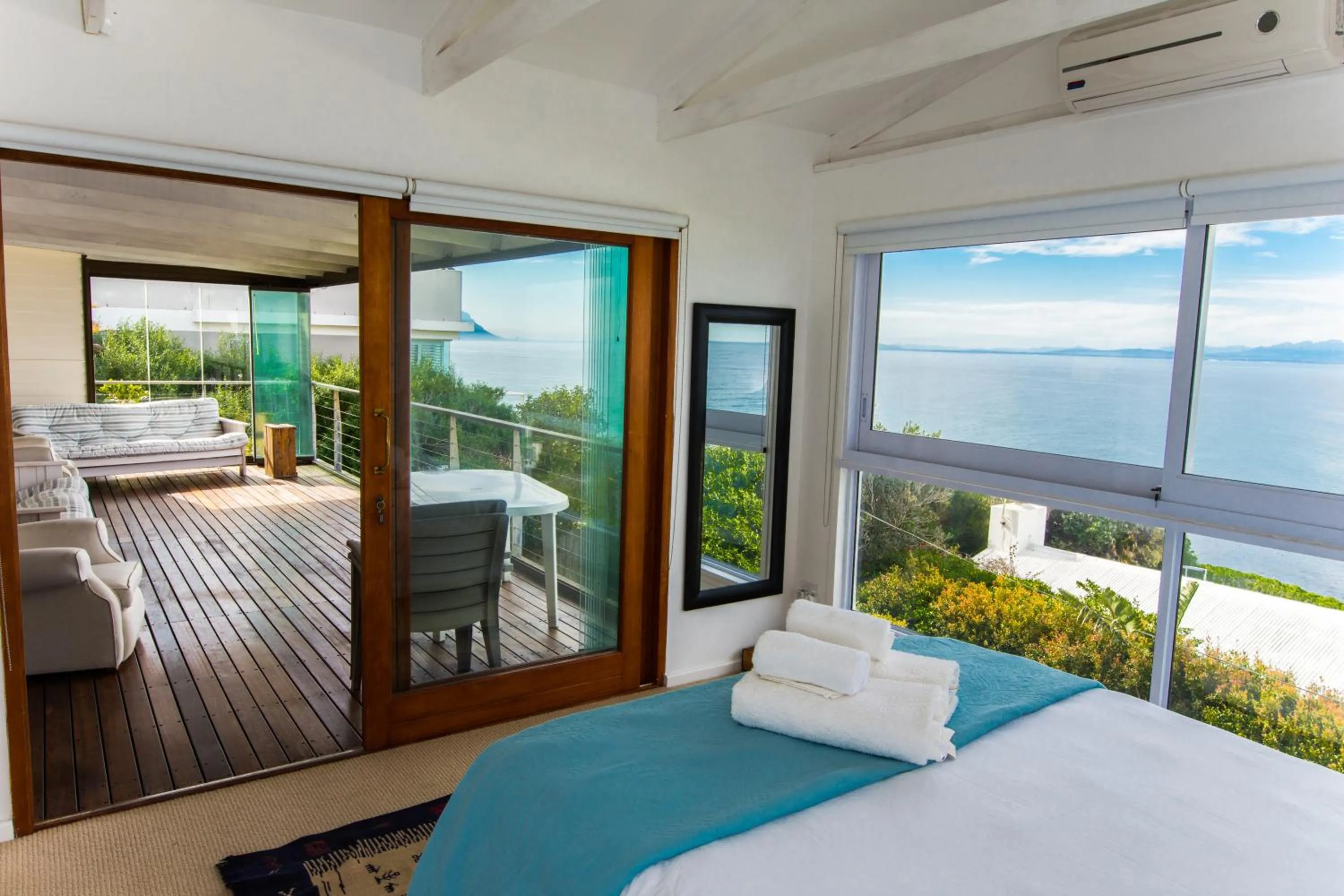 Patio, Bed in Quarterdeck Holiday Apartment