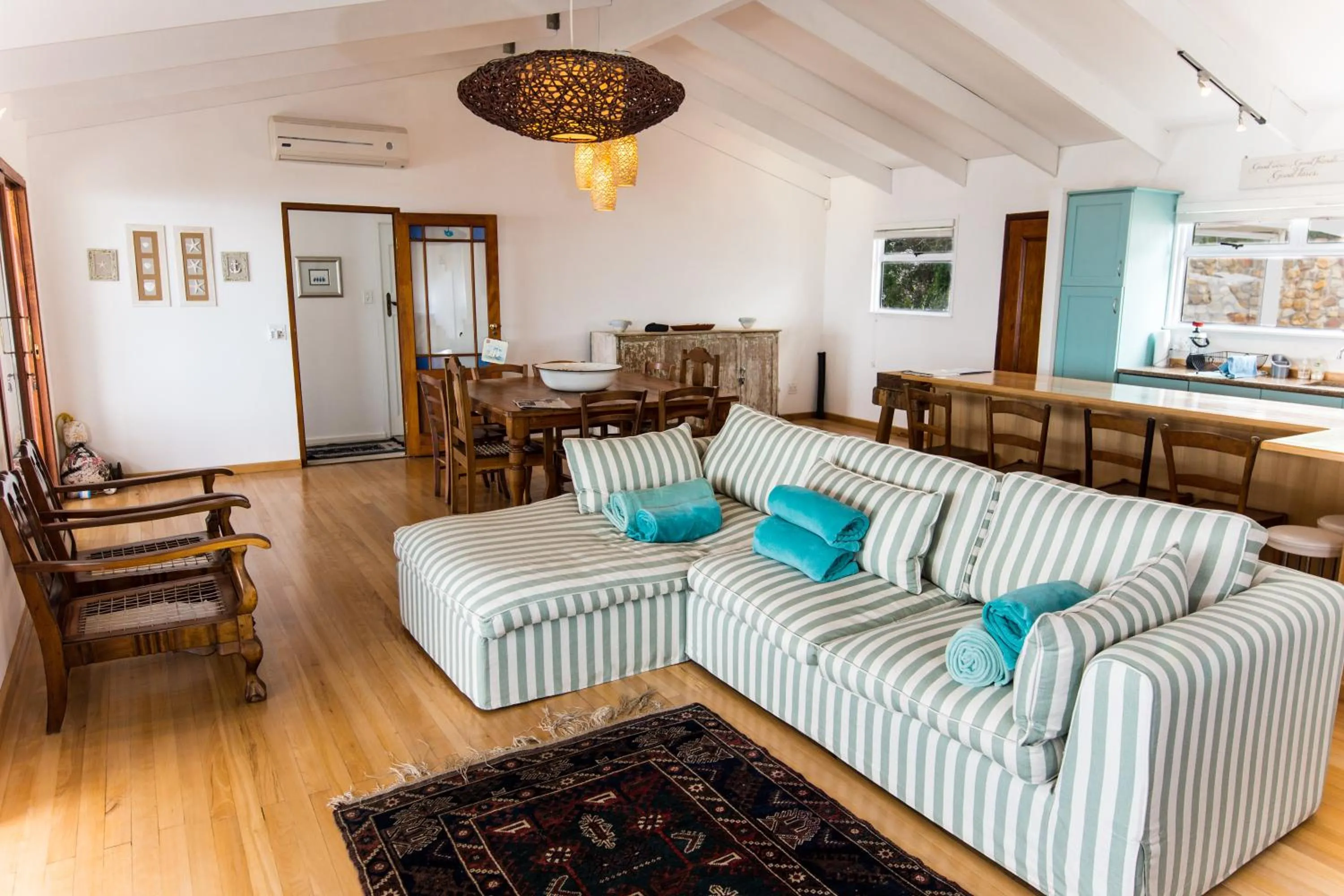TV and multimedia in Quarterdeck Holiday Apartment