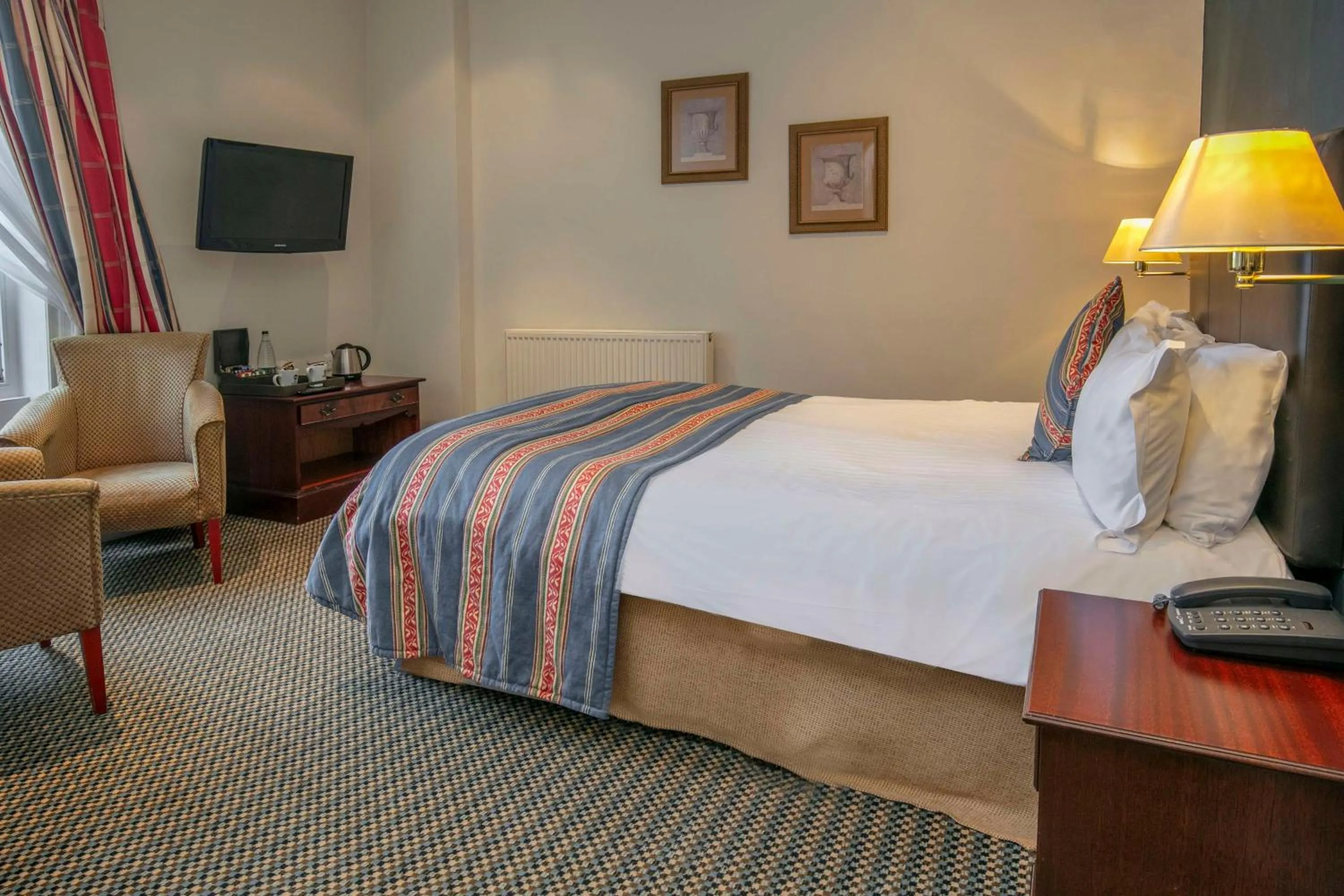 Bedroom, Bed in Best Western Forest and Vale Hotel