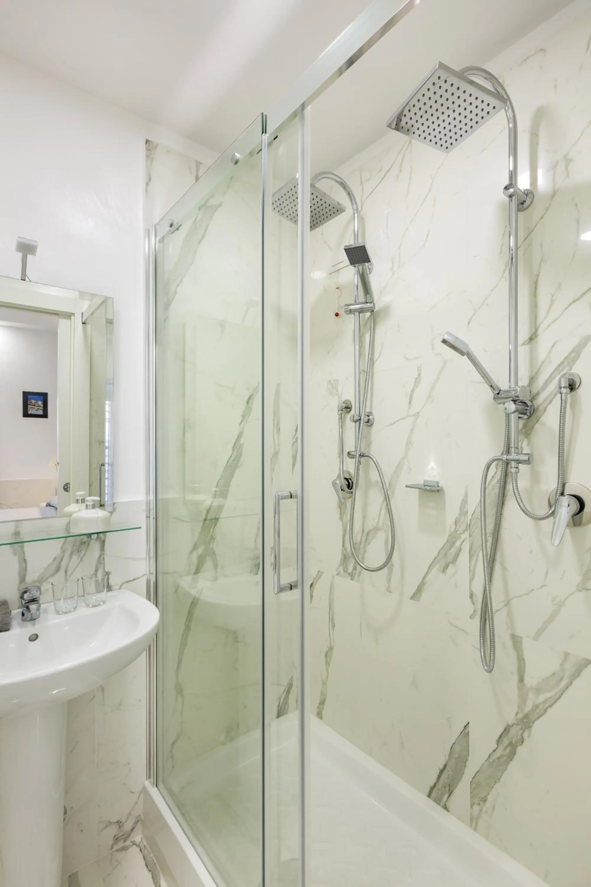 Shower in Little Aurelius