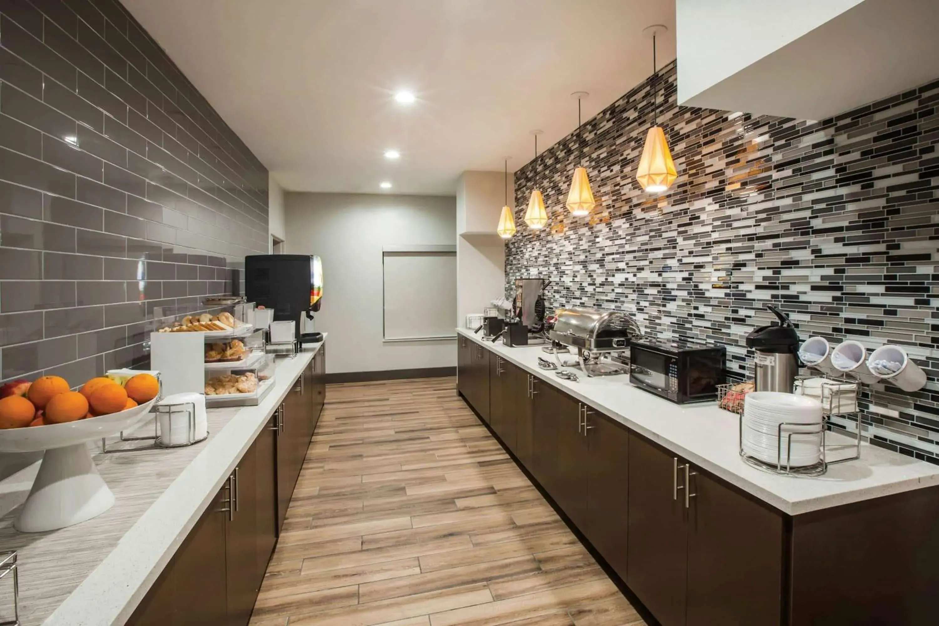 Restaurant/places to eat in La Quinta by Wyndham Owasso Restaurant/places to eat in La Quinta by Wyndham Owasso