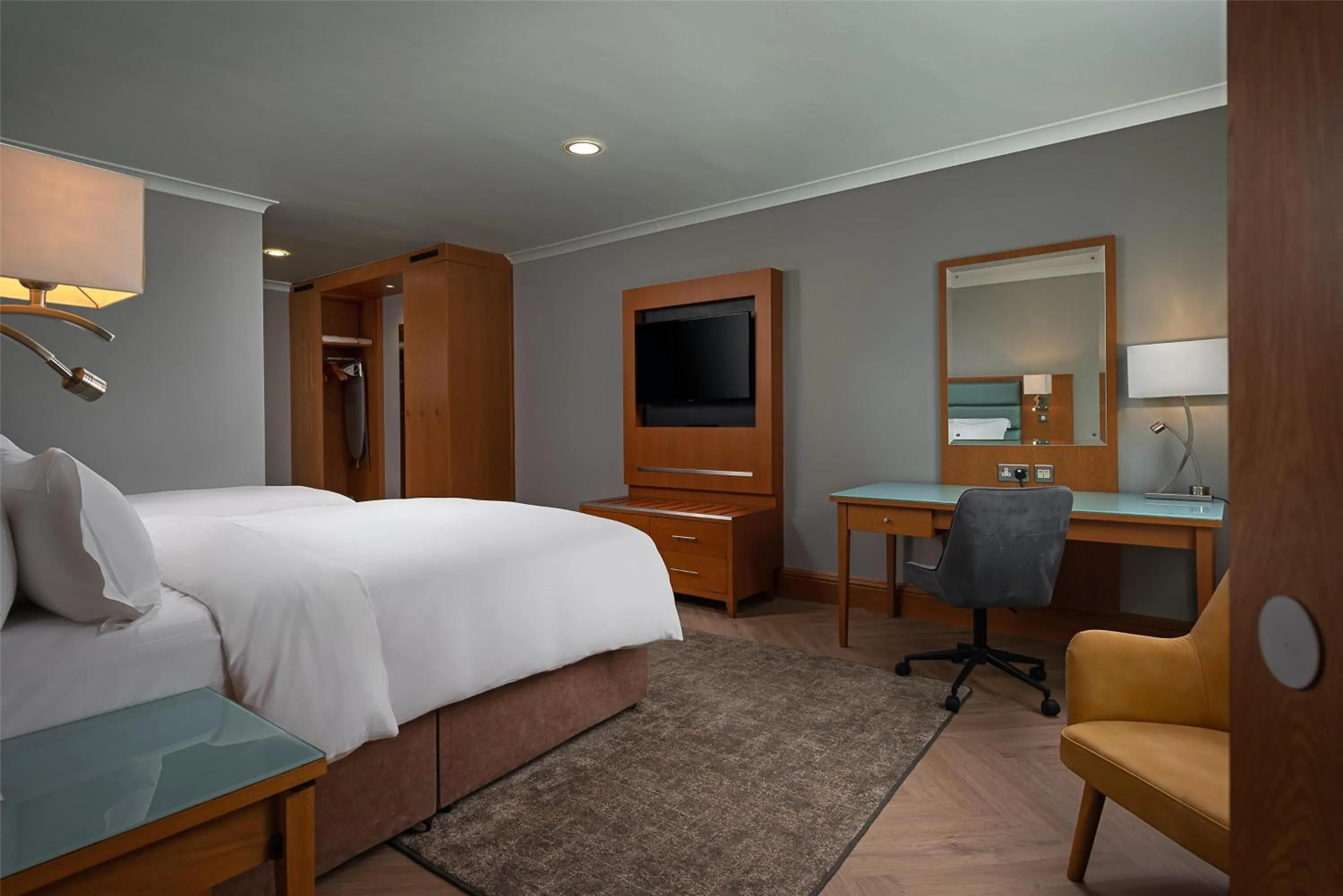 Bedroom, Bed in Radisson BLU Hotel and Spa, Limerick