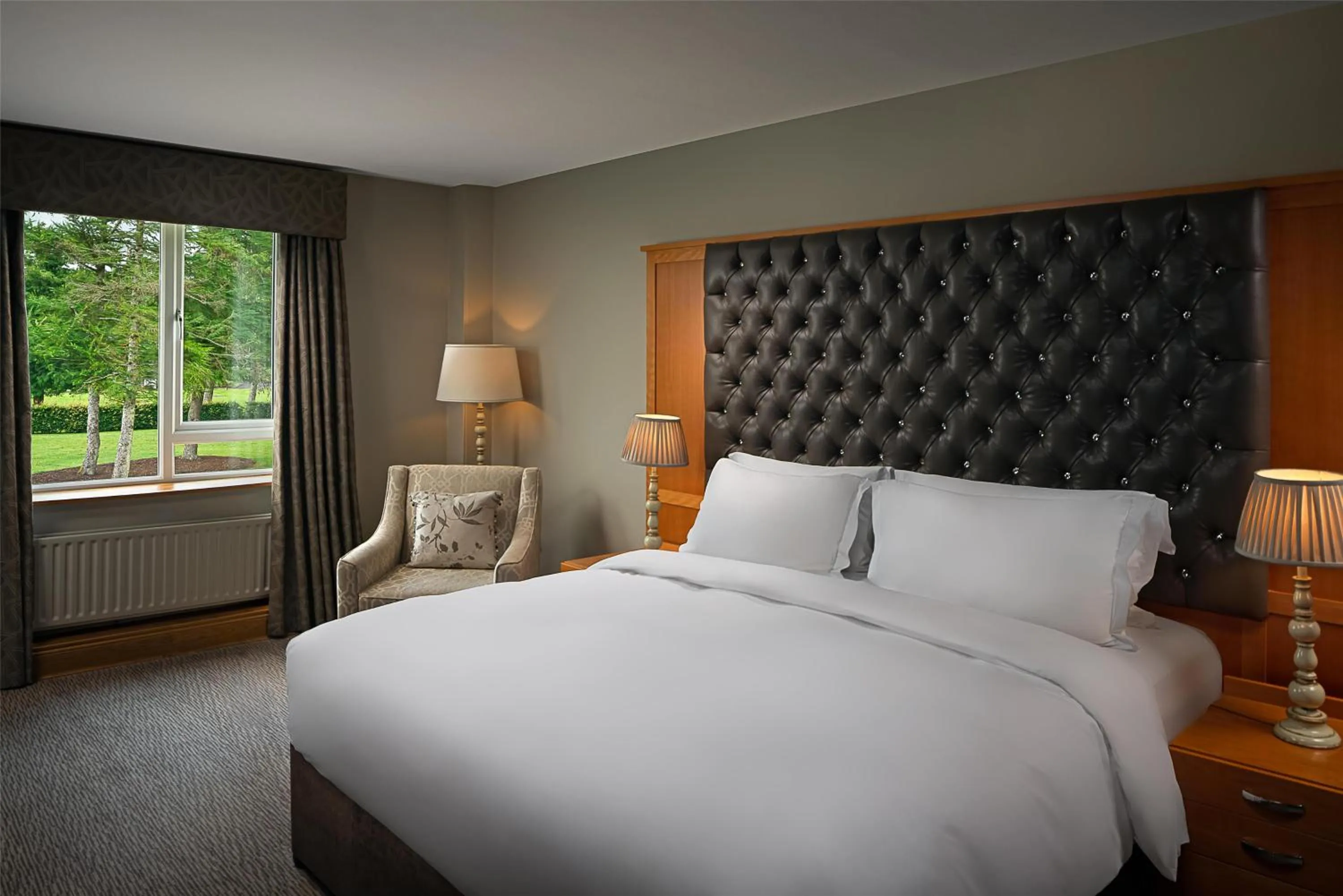 Photo of the whole room, Bed in Radisson BLU Hotel and Spa, Limerick