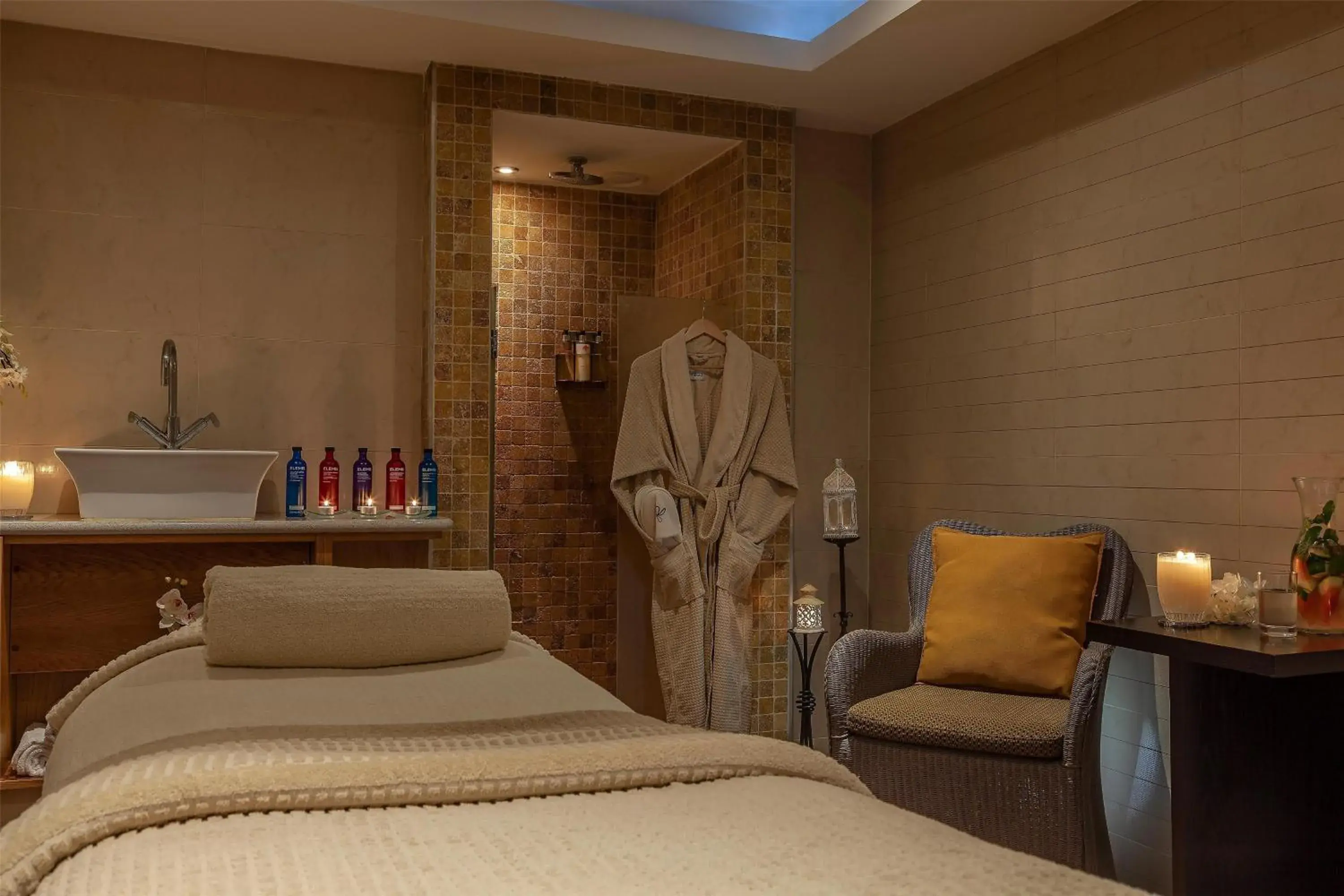 Spa and wellness centre/facilities, Bed in Radisson BLU Hotel and Spa, Limerick Spa and wellness centre/facilities, Bed in Radisson BLU Hotel and Spa, Limerick