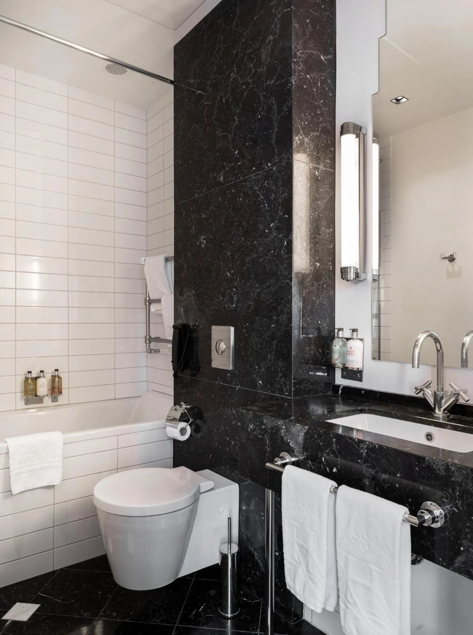 Bathroom in Hotel Borg by Keahotels