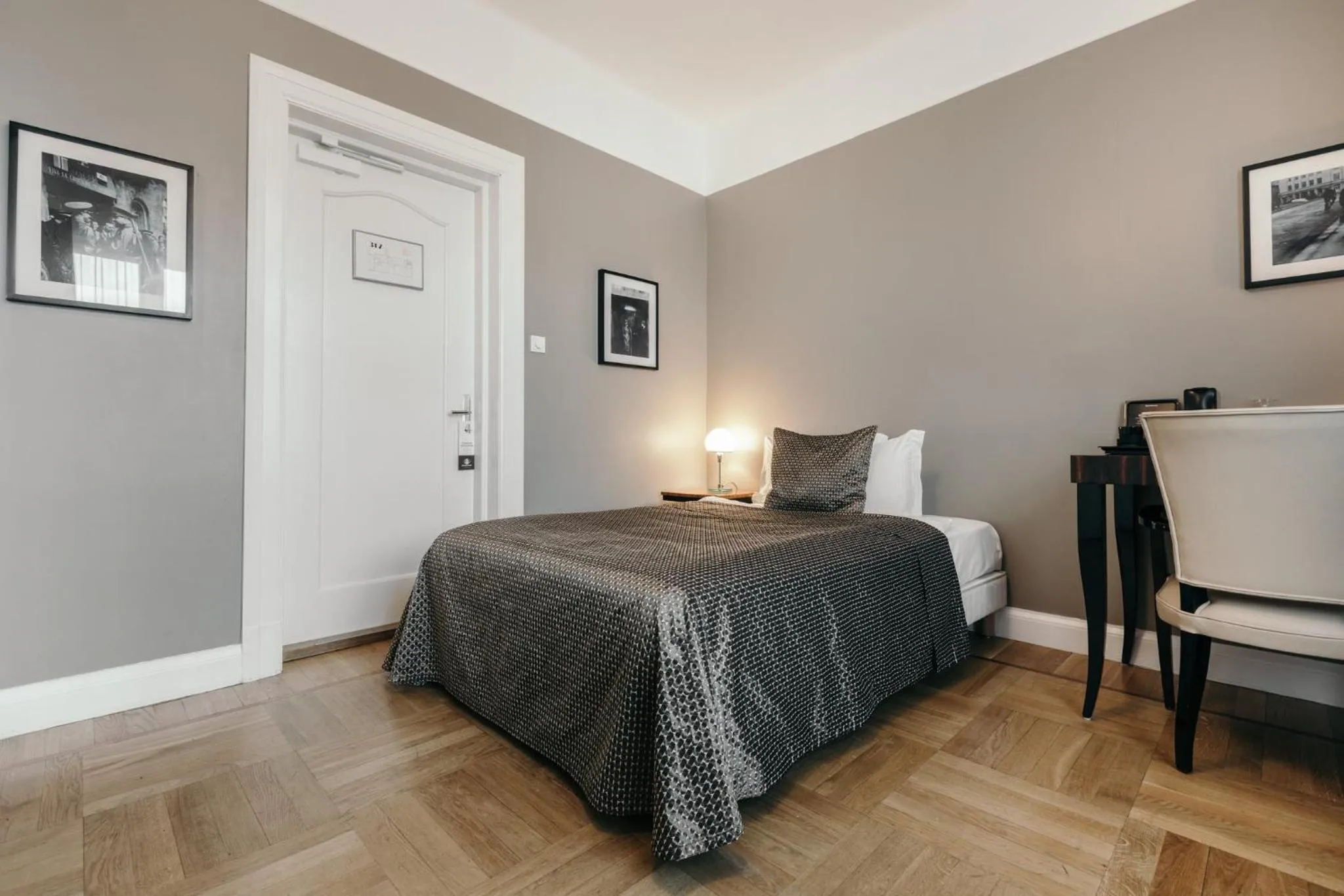 Bedroom, Bed in Hotel Borg by Keahotels