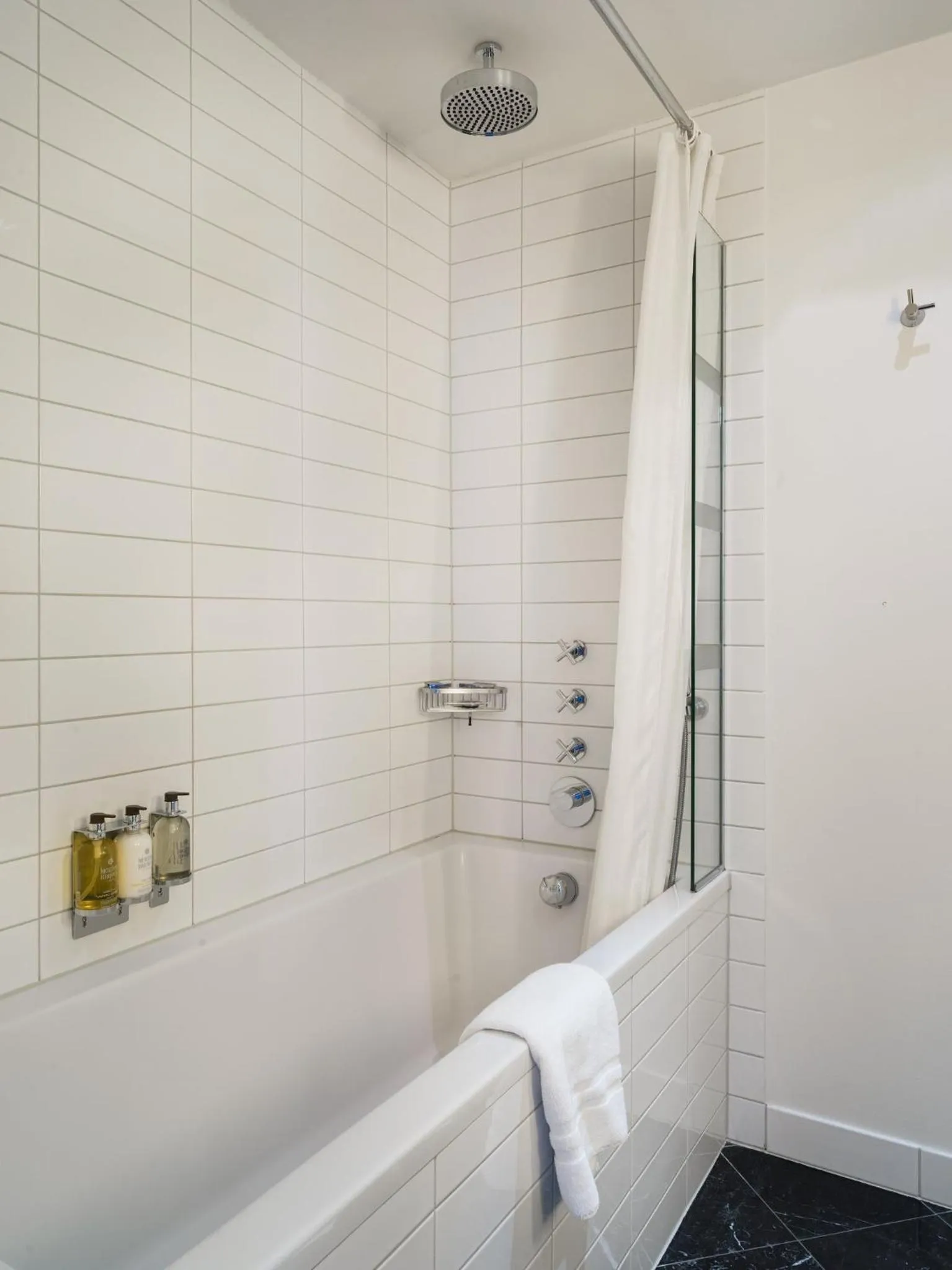 Bathroom in Hotel Borg by Keahotels