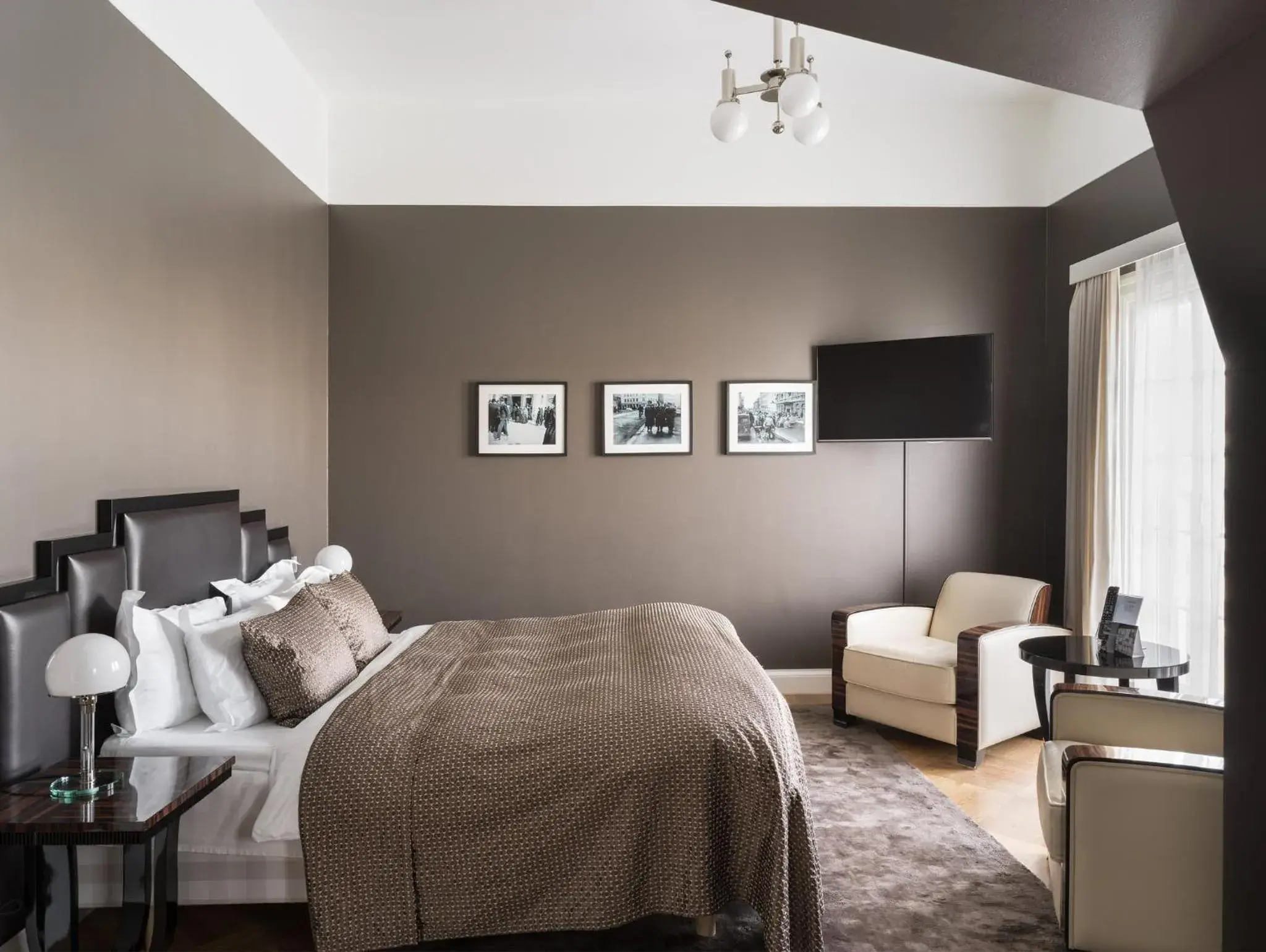 Deluxe Double Room in Hotel Borg by Keahotels Deluxe Double Room in Hotel Borg by Keahotels