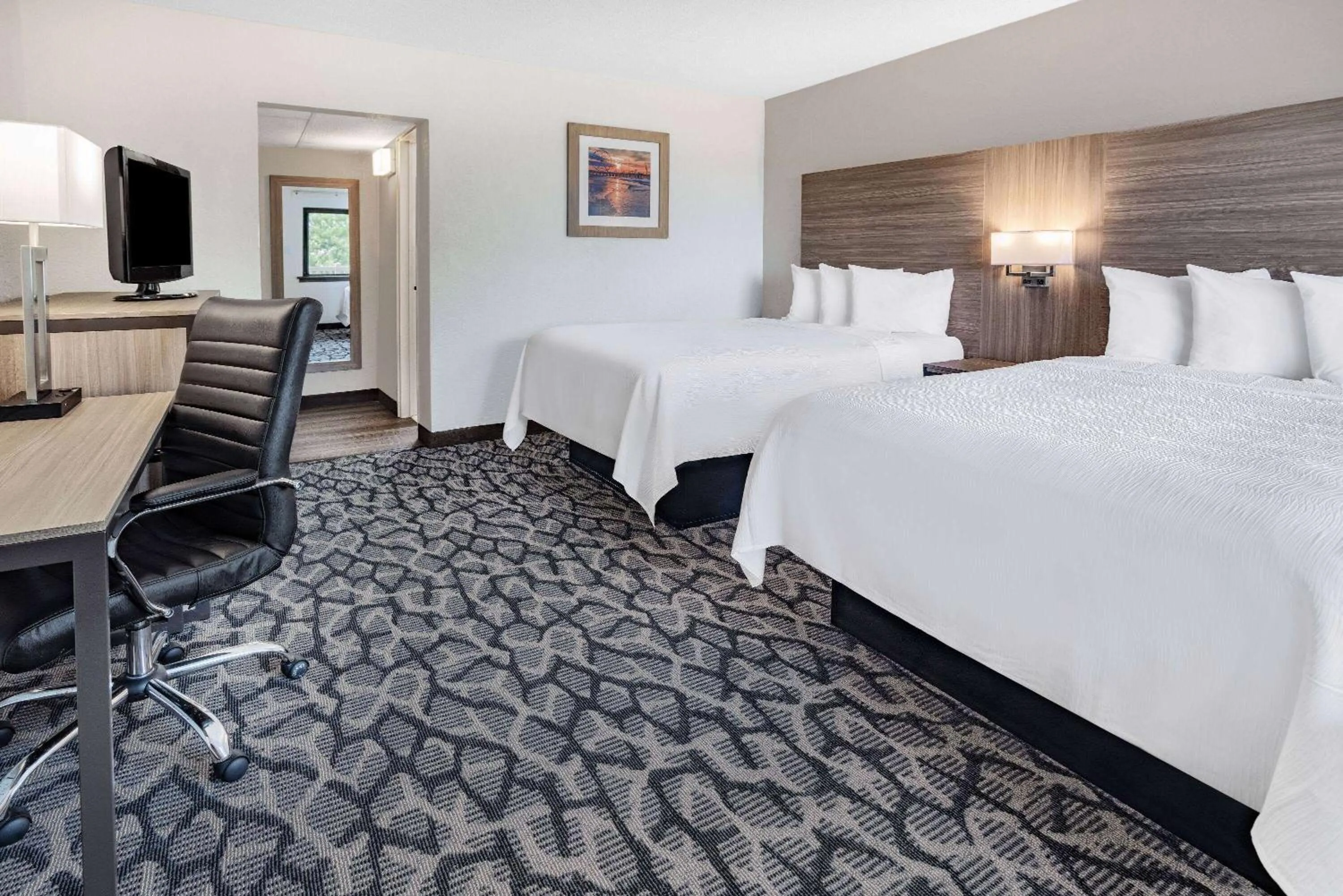 Photo of the whole room, Bed in Ramada by Wyndham West Atlantic City