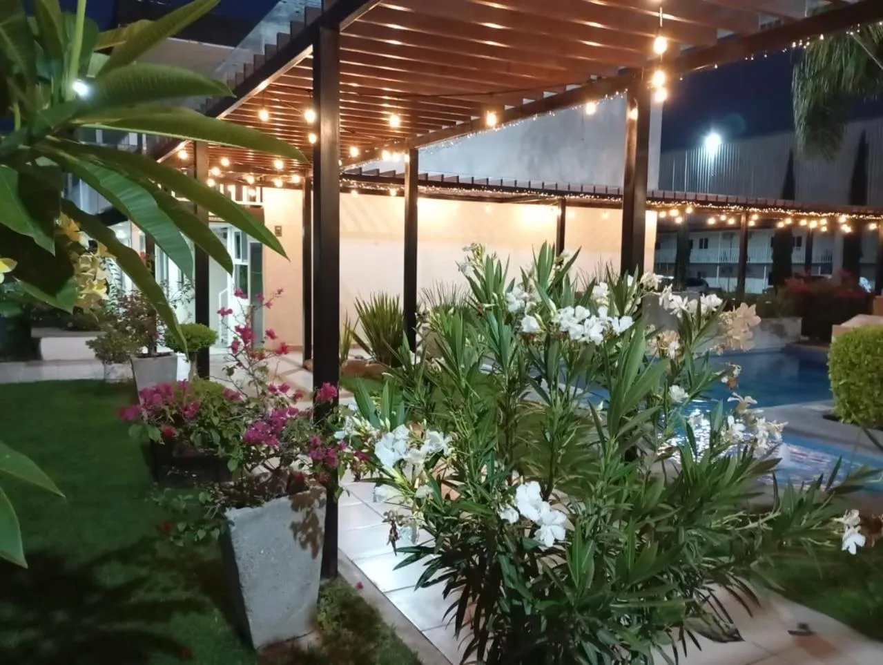 Hotel del Alba Inn & Suites