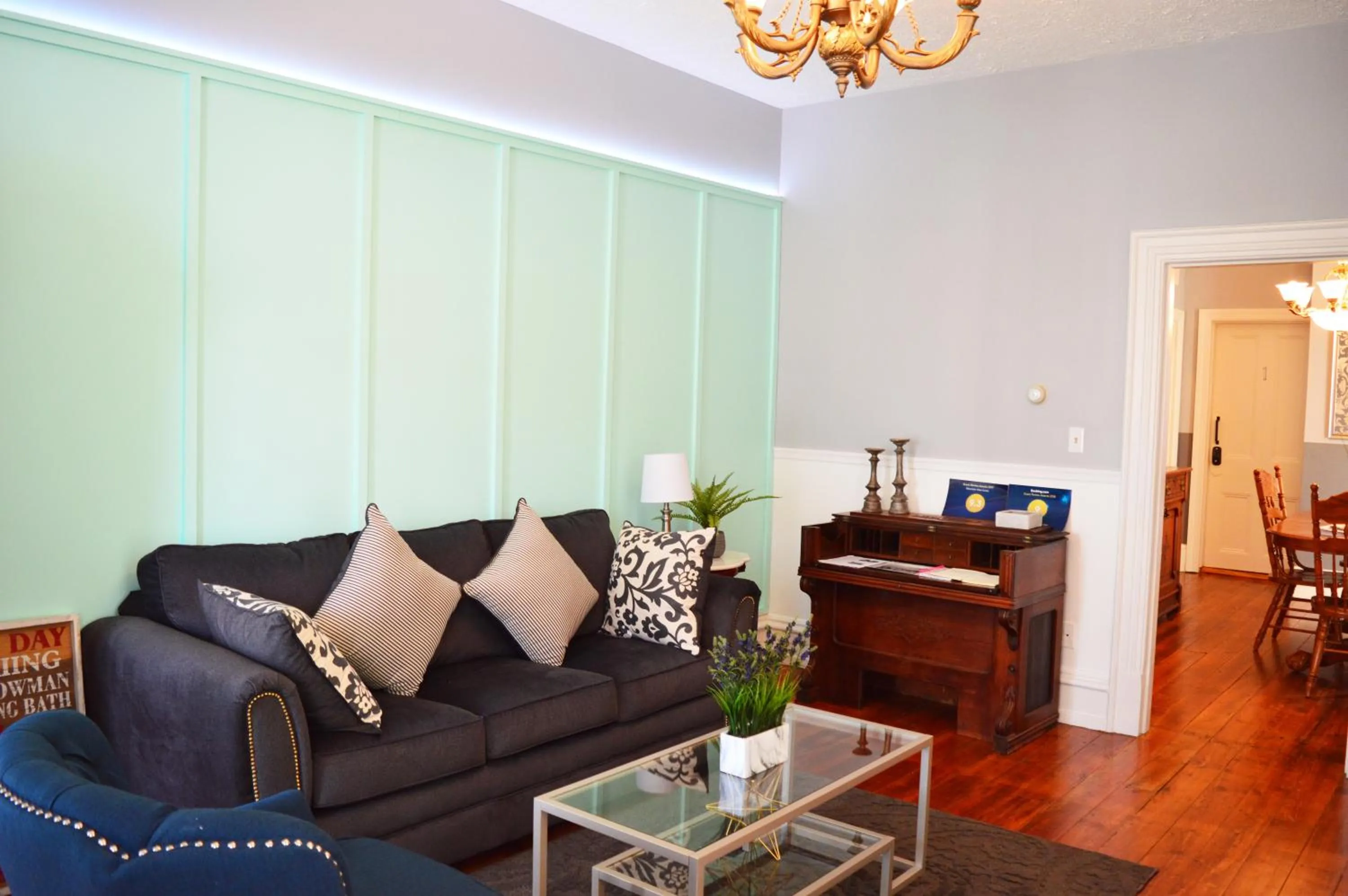 Living room in Mountain View Suites