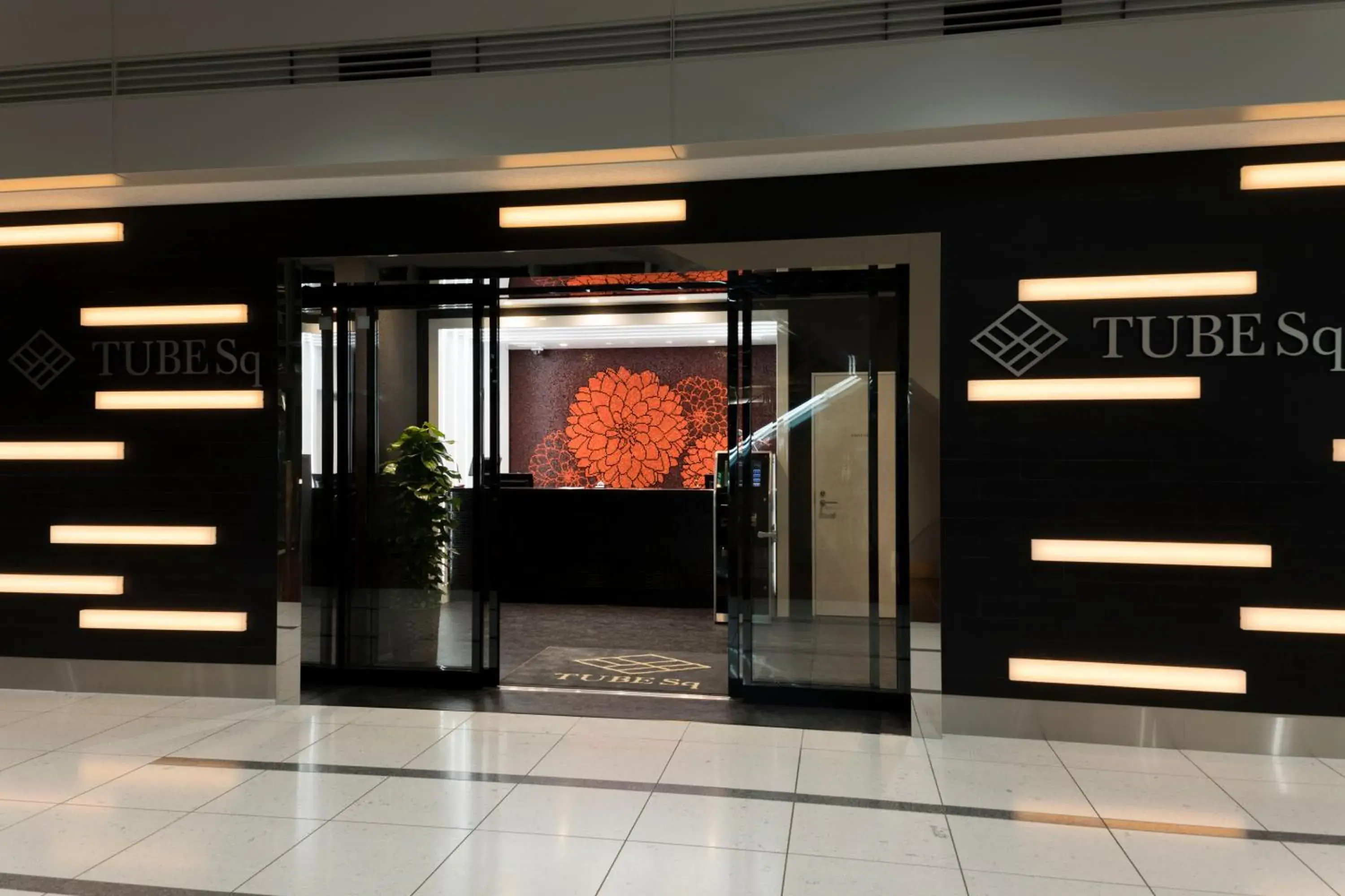 Facade/entrance in TUBE Sq Facade/entrance in TUBE Sq