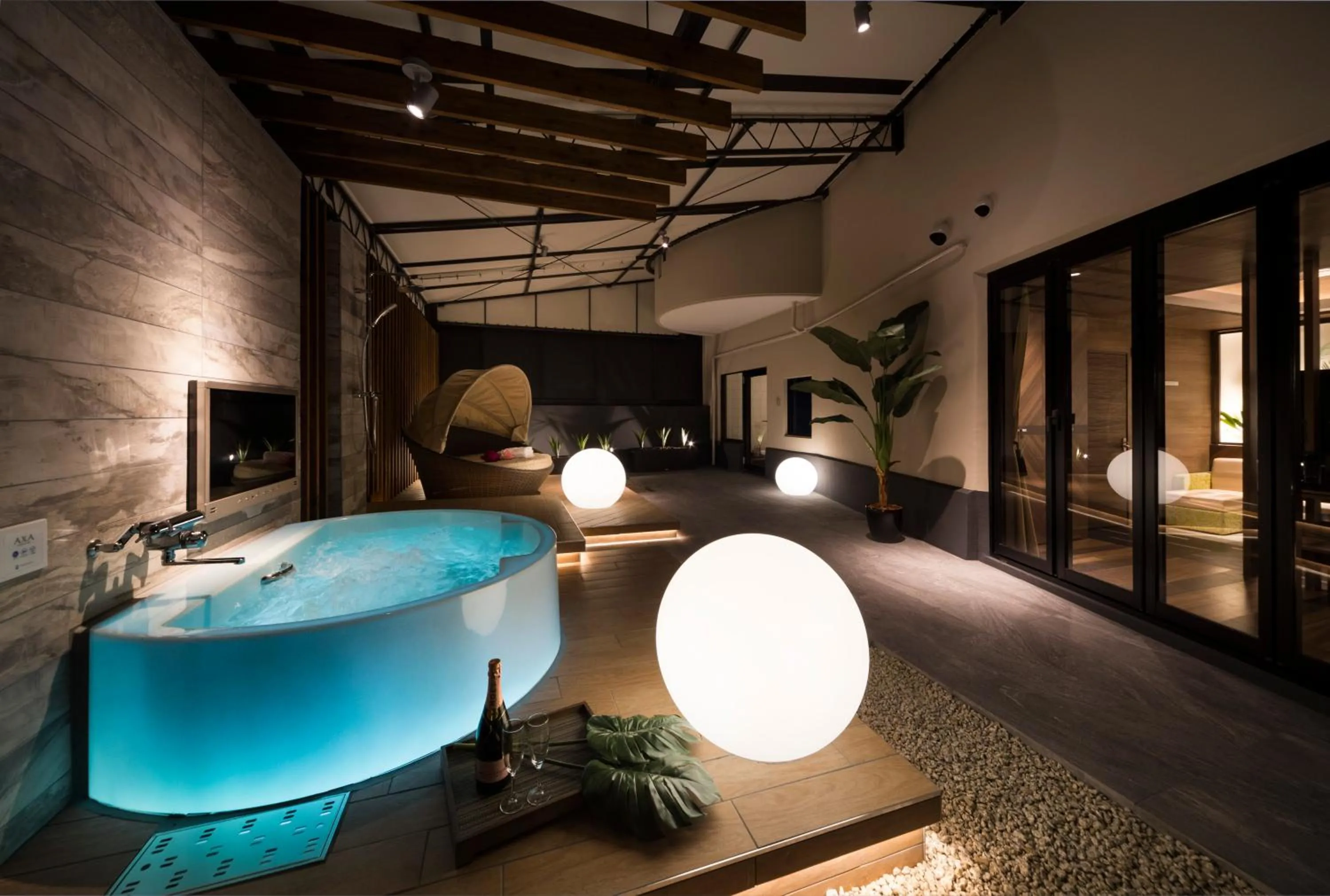 Photo of the whole room in Hotel Plant Garden Resort (Adult Only)