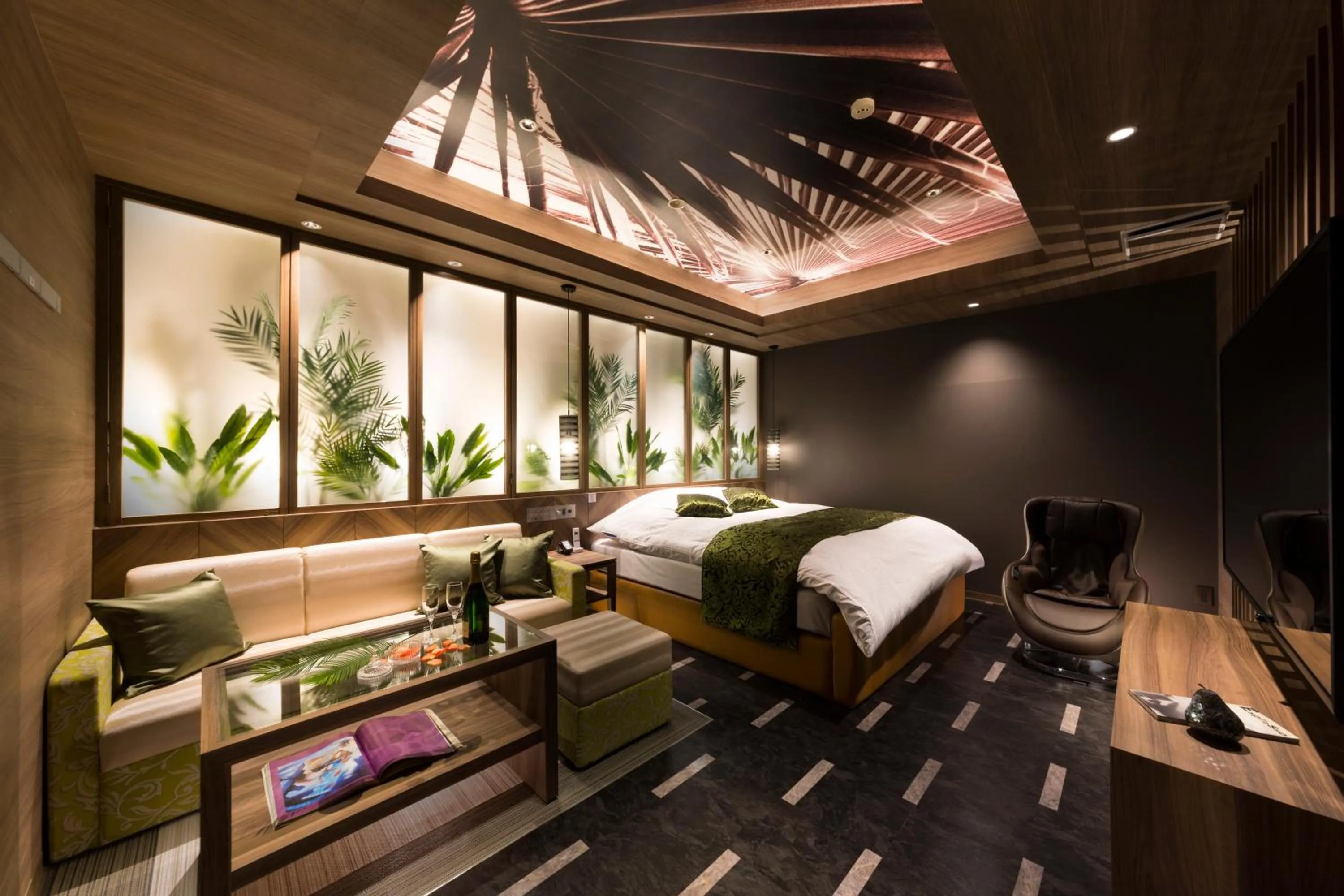 Photo of the whole room, Bed in Hotel Plant Garden Resort (Adult Only)