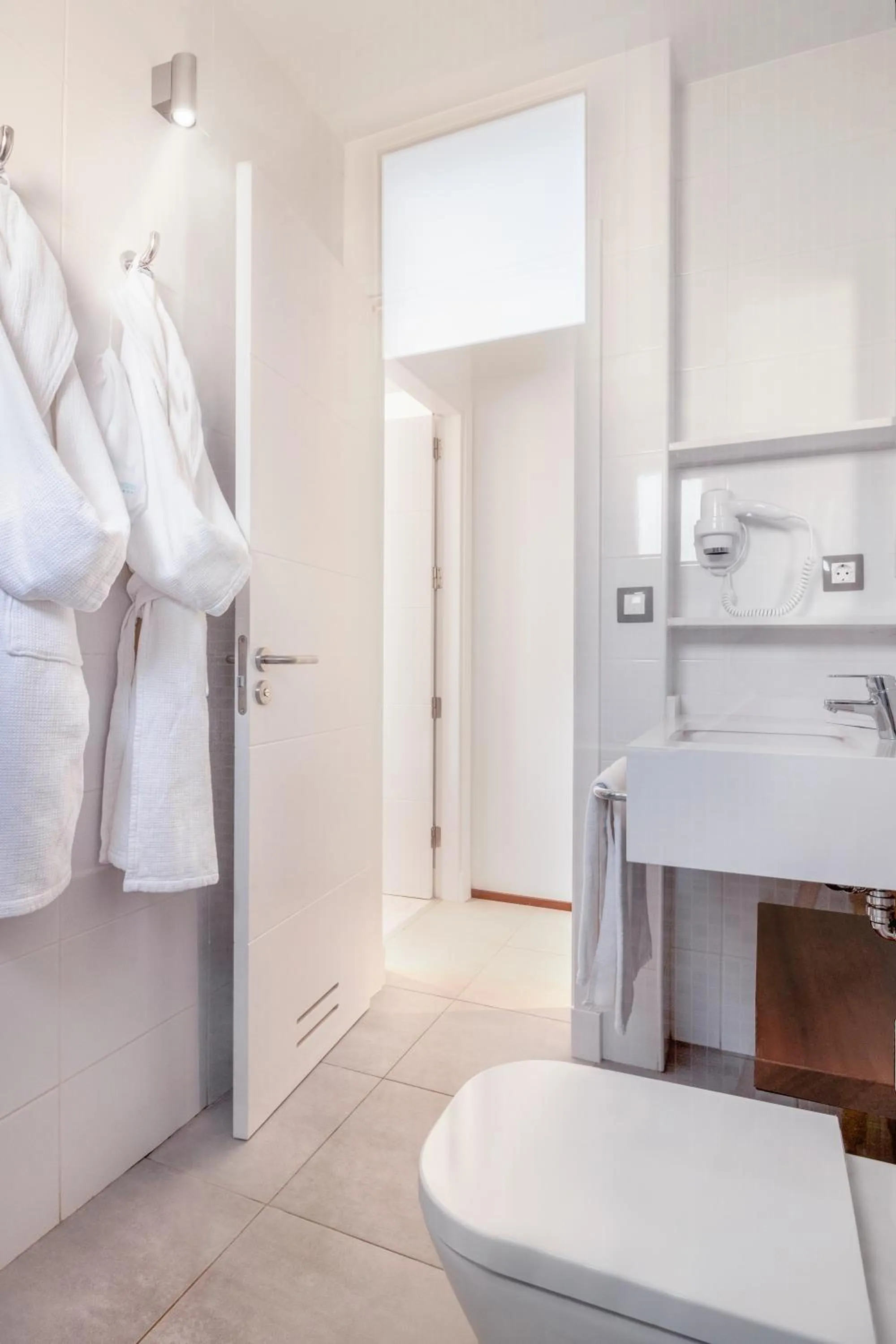 Bathroom, Bed in Hotel LIVVO Los Calderones - Adults recommended