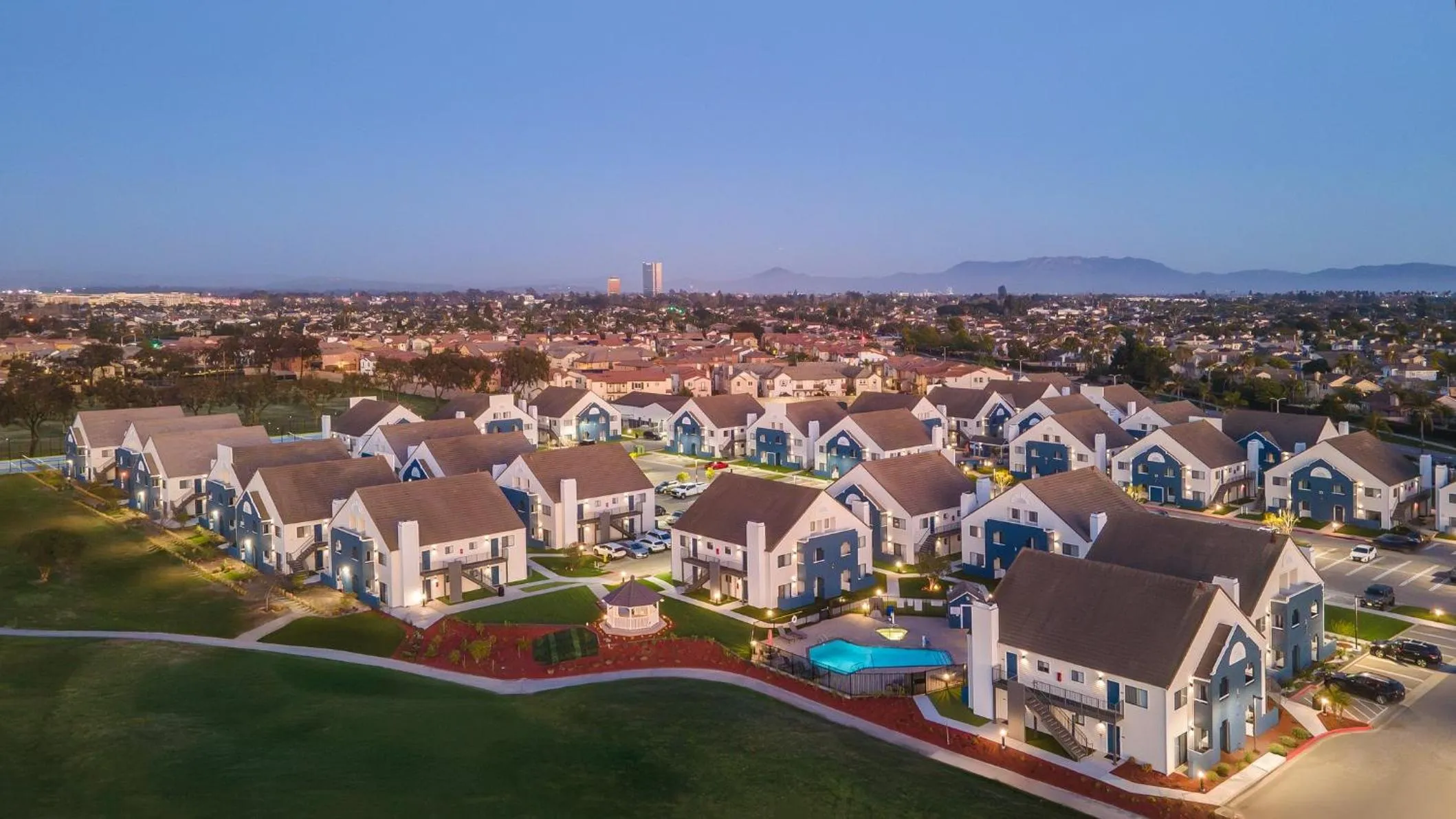 Property building in Staybridge Suites Oxnard - River Ridge by IHG