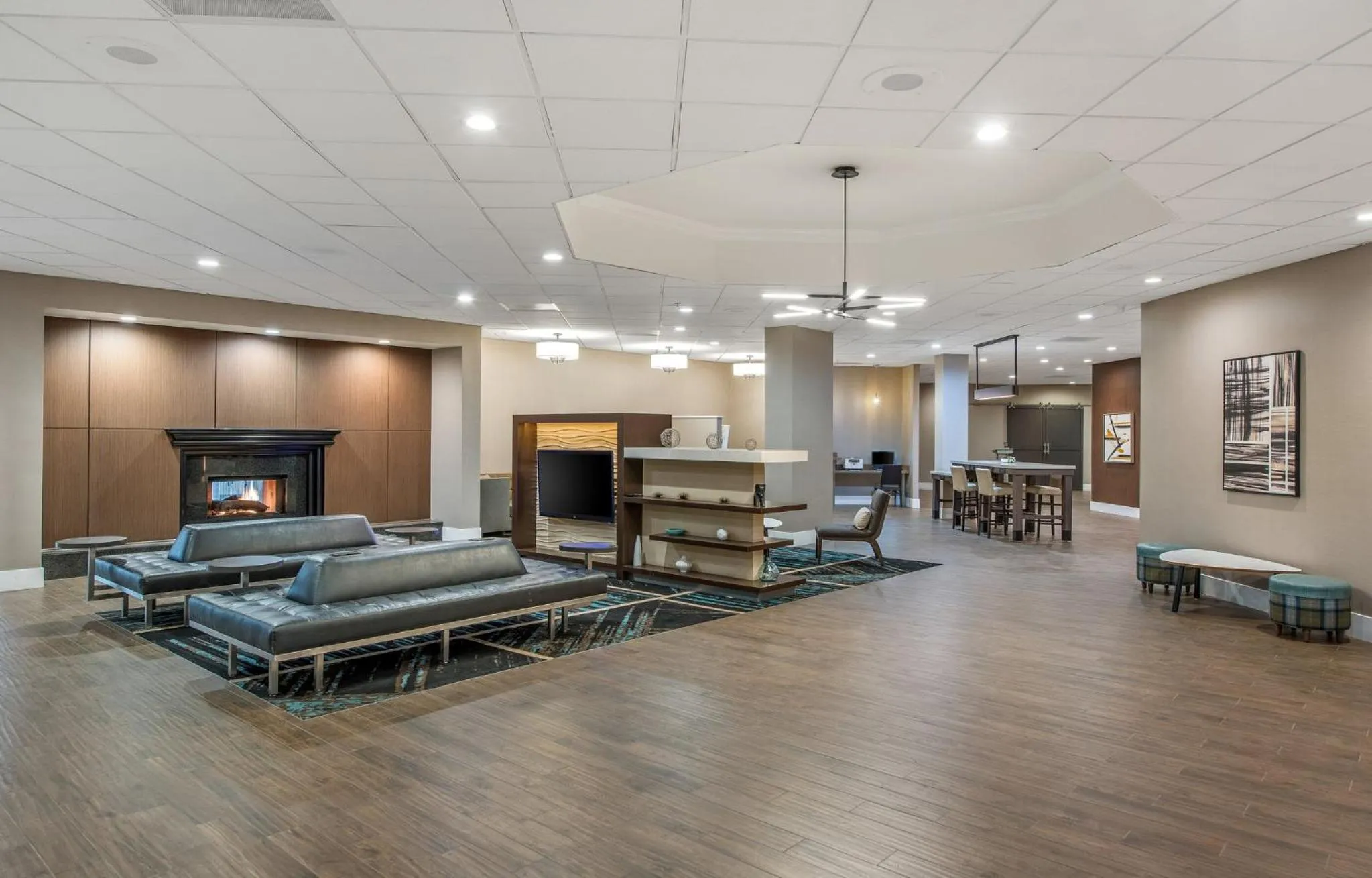 Property building in Staybridge Suites Oxnard - River Ridge by IHG