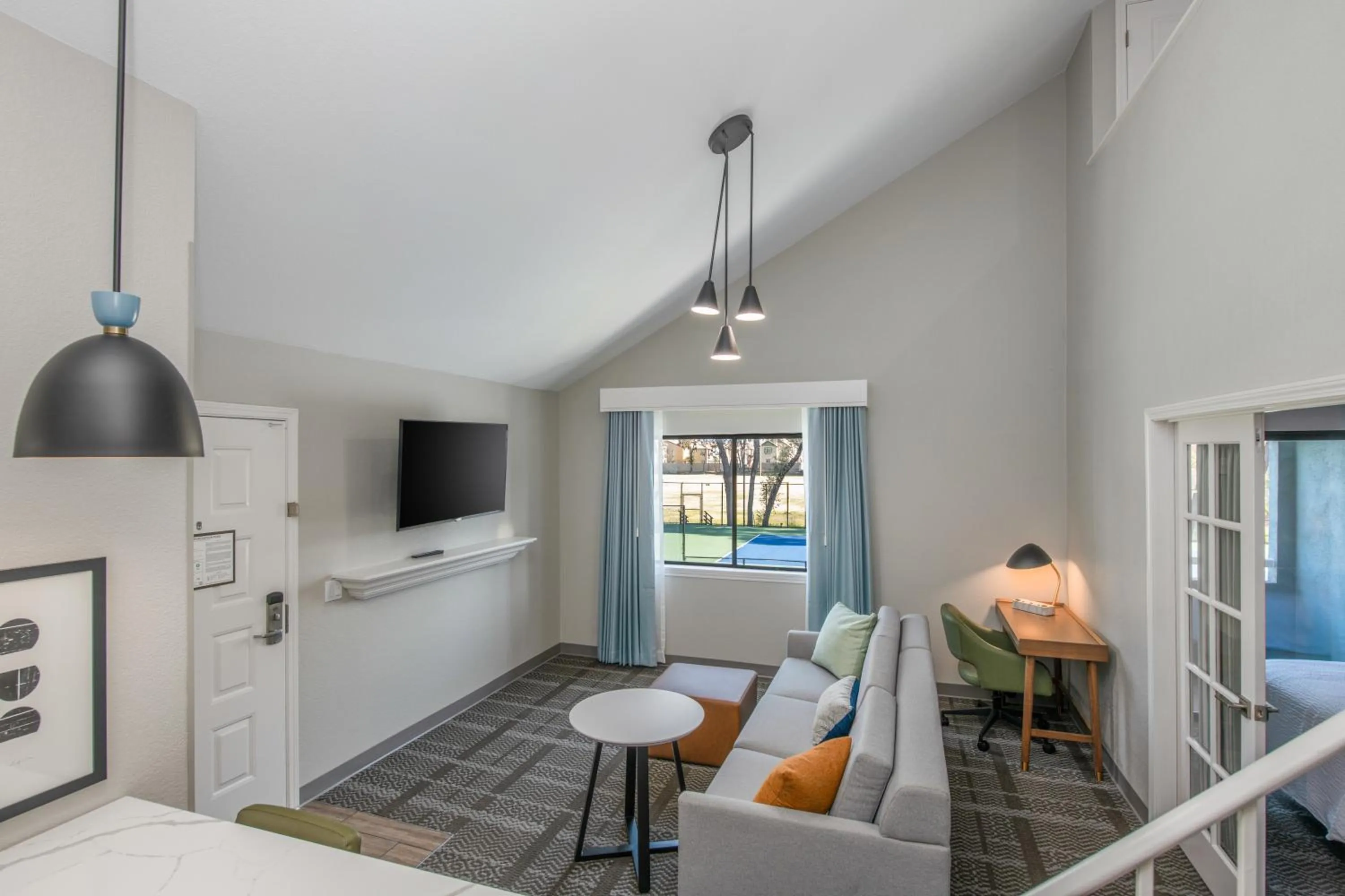 TV and multimedia in Staybridge Suites Oxnard - River Ridge by IHG