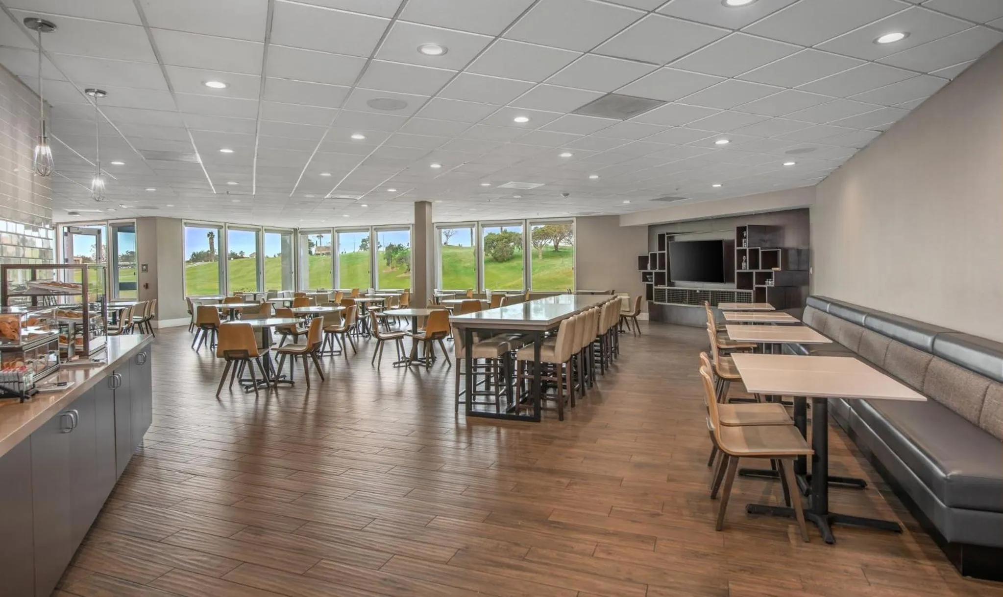 Breakfast in Staybridge Suites Oxnard - River Ridge by IHG