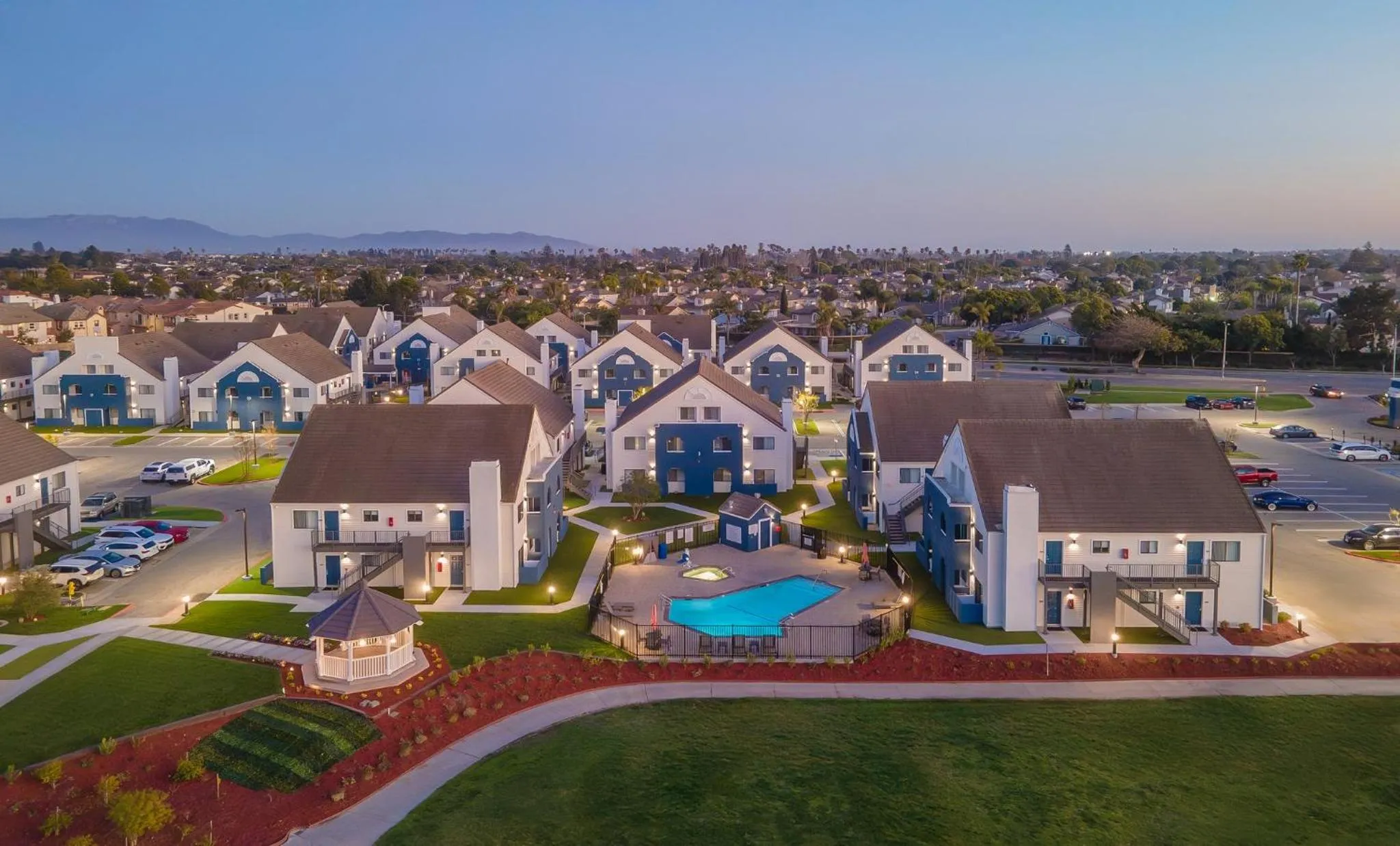 Swimming pool in Staybridge Suites Oxnard - River Ridge by IHG