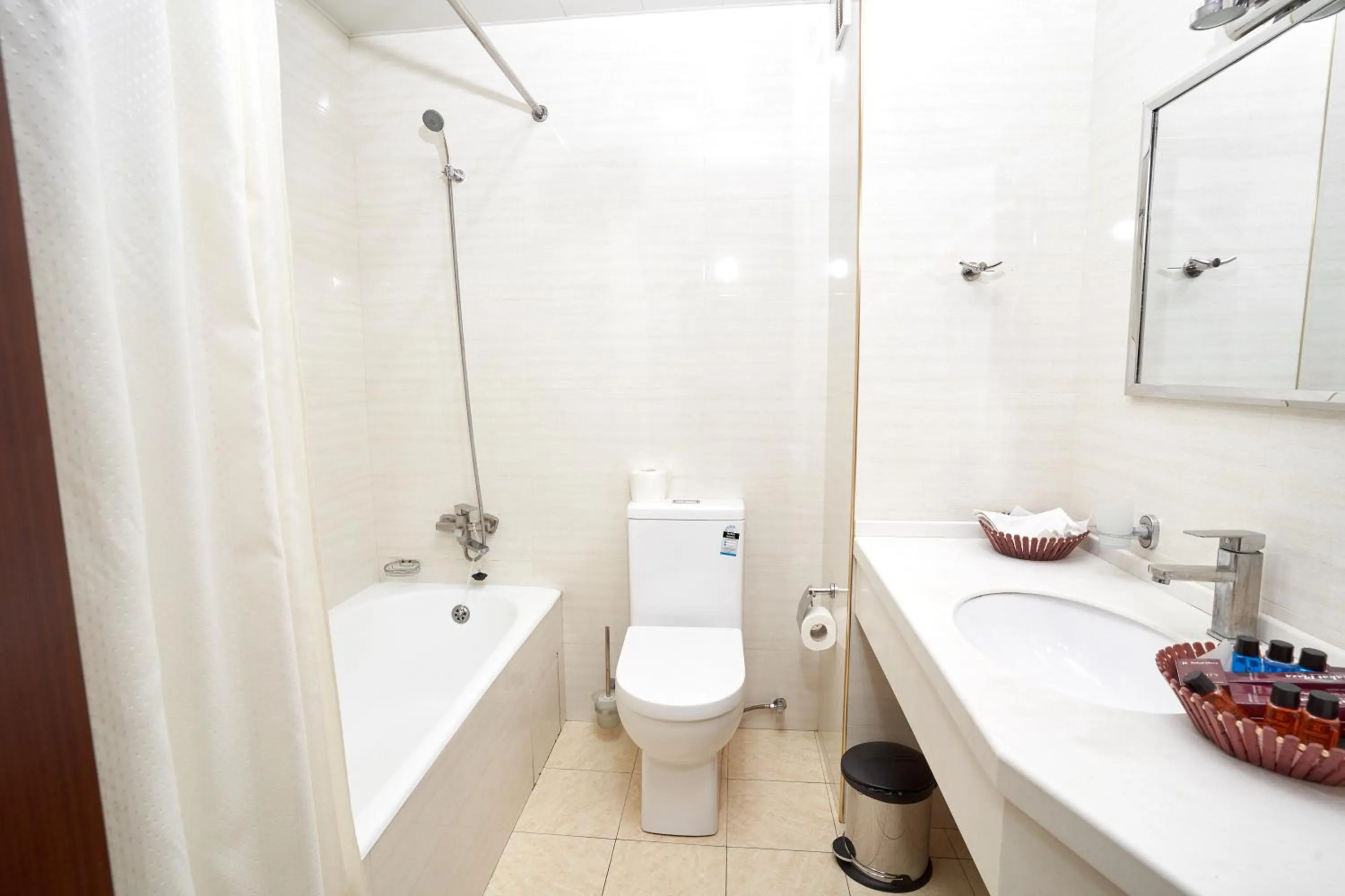 Toilet in Rakat Plaza