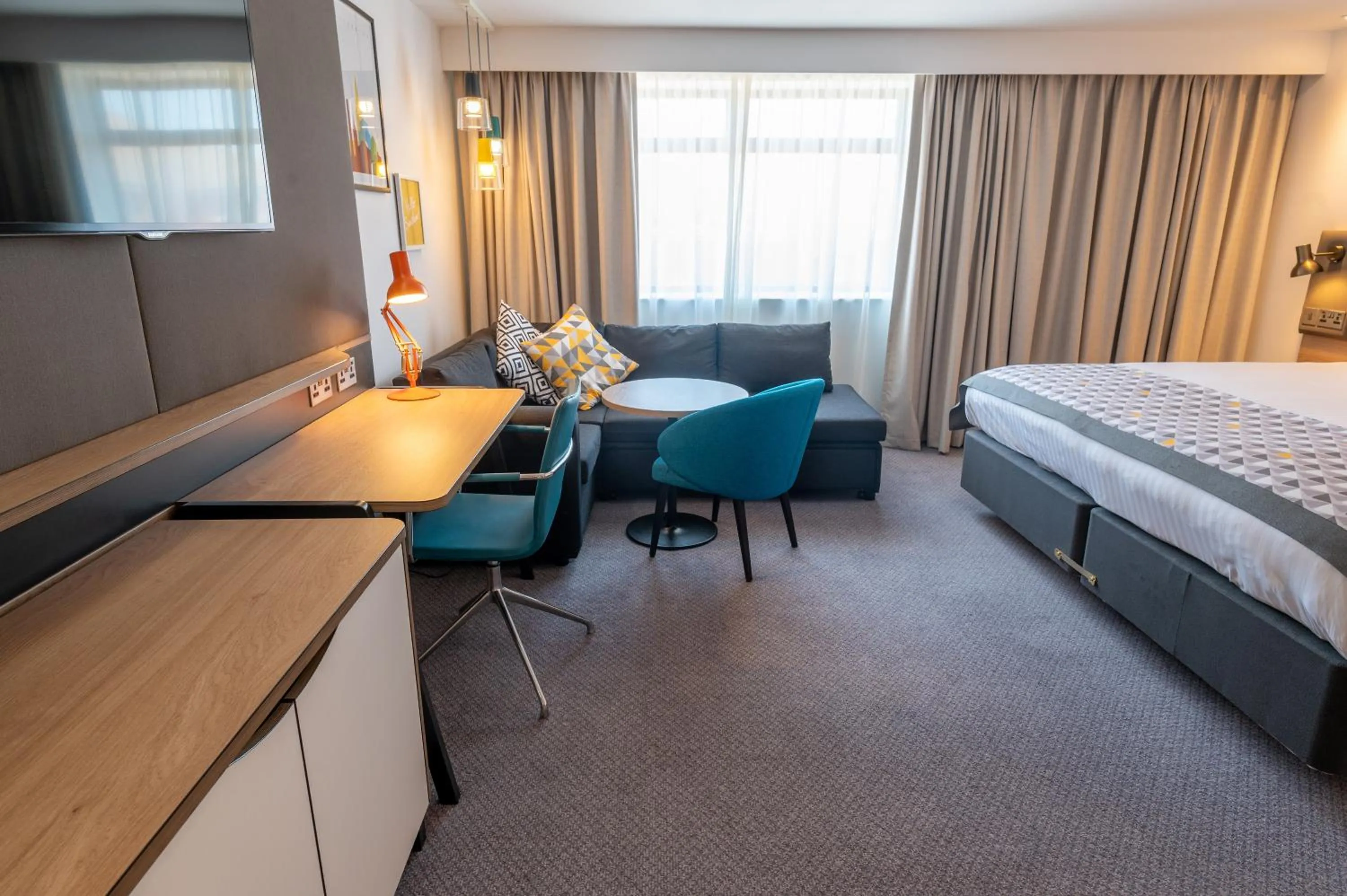 Bedroom, Bed in Holiday Inn - Leicester - Wigston by IHG