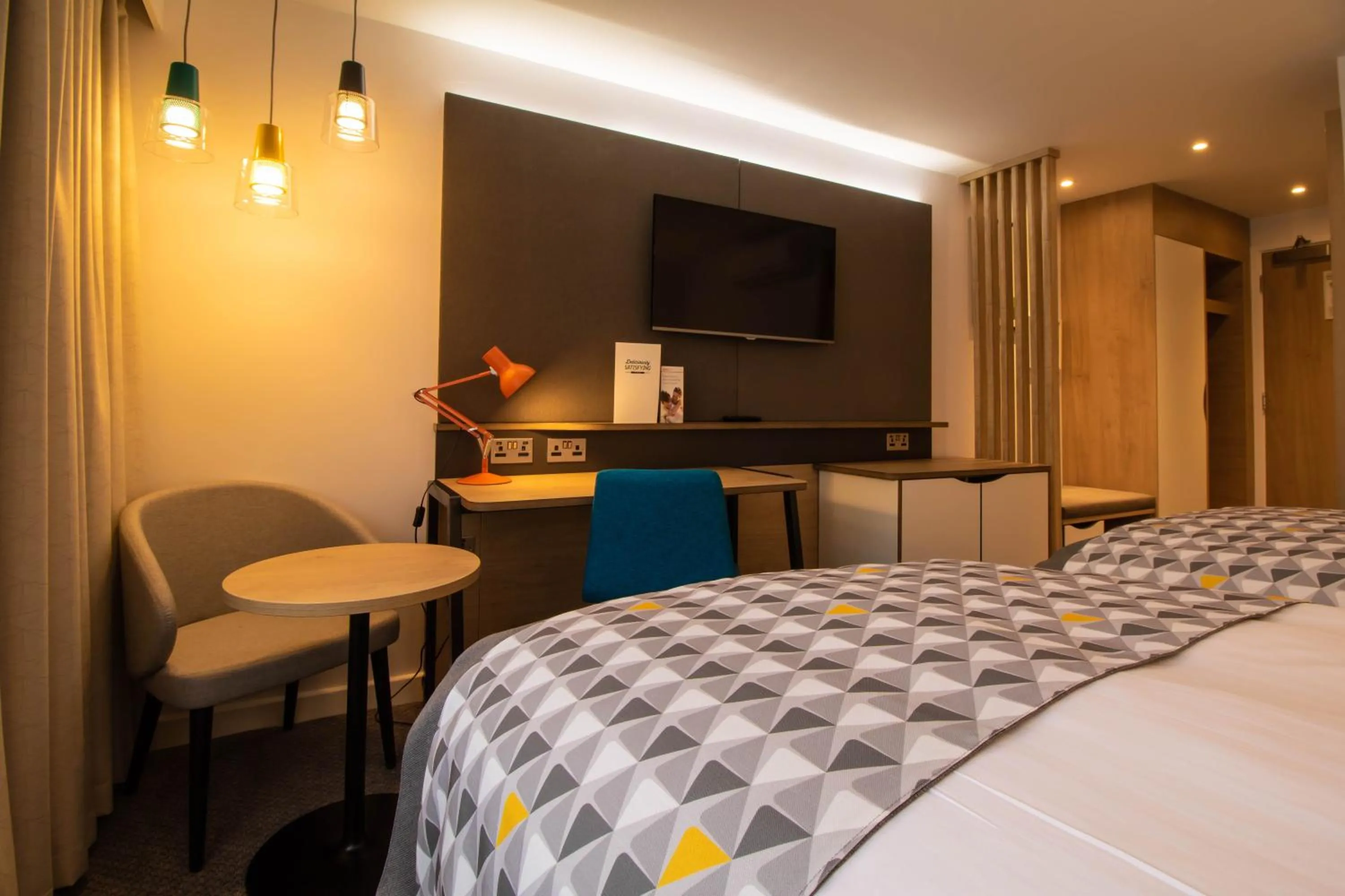 Photo of the whole room, Bed in Holiday Inn - Leicester - Wigston by IHG